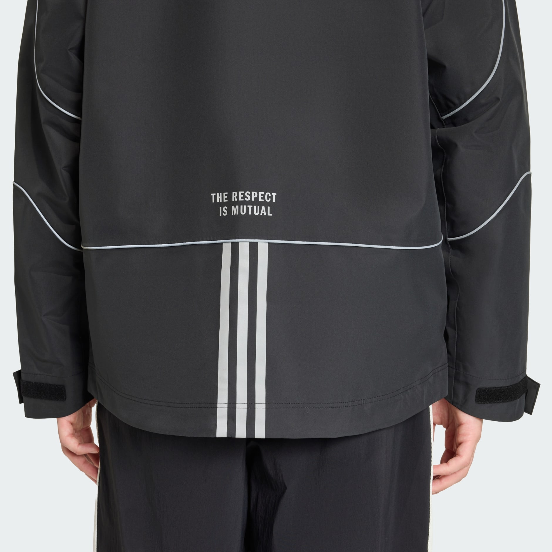 JACHETĂ SHELL BY CONSORTIUM