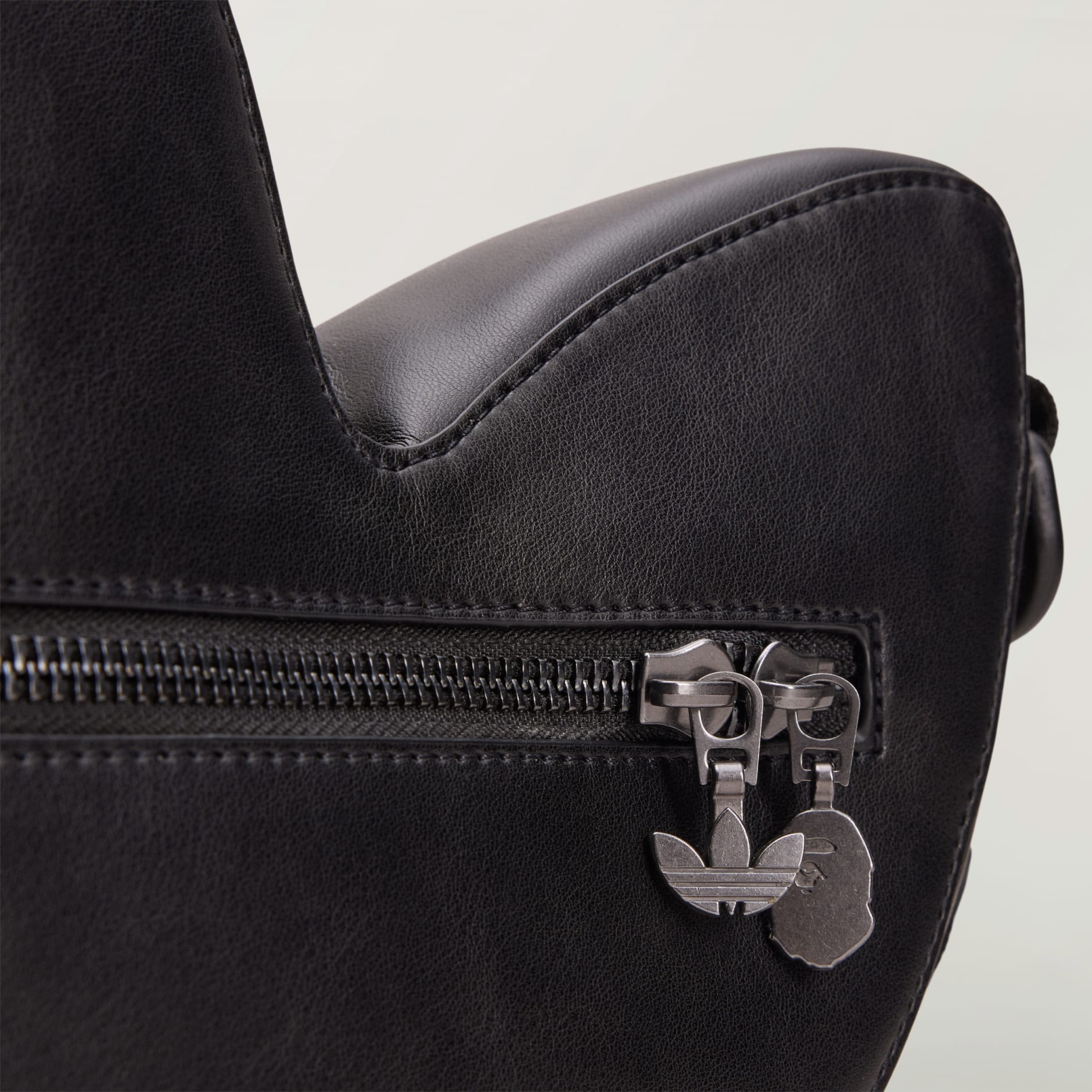 TREFOIL SHOULDER BAG BAPE