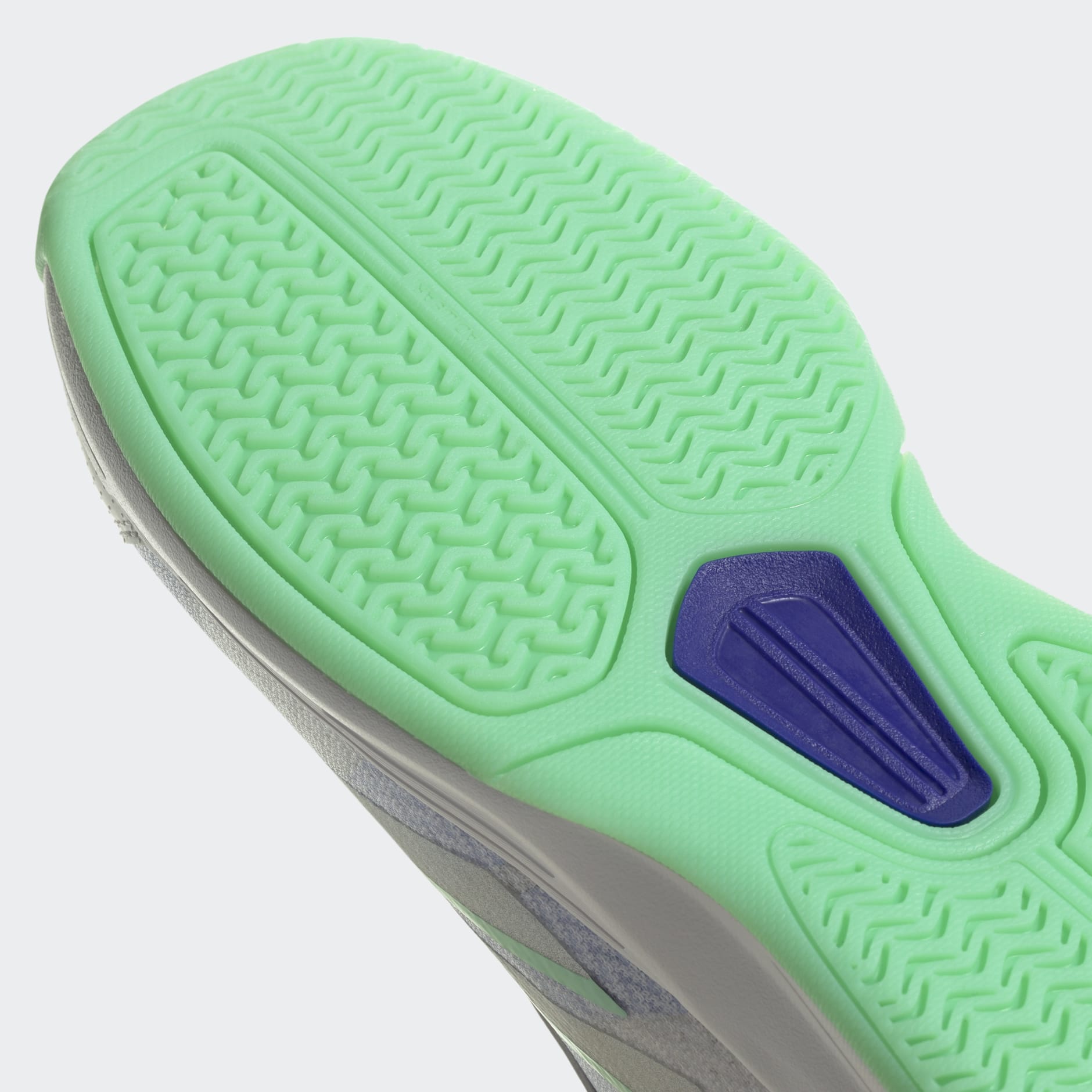 Avaflash Low Tennis Shoes