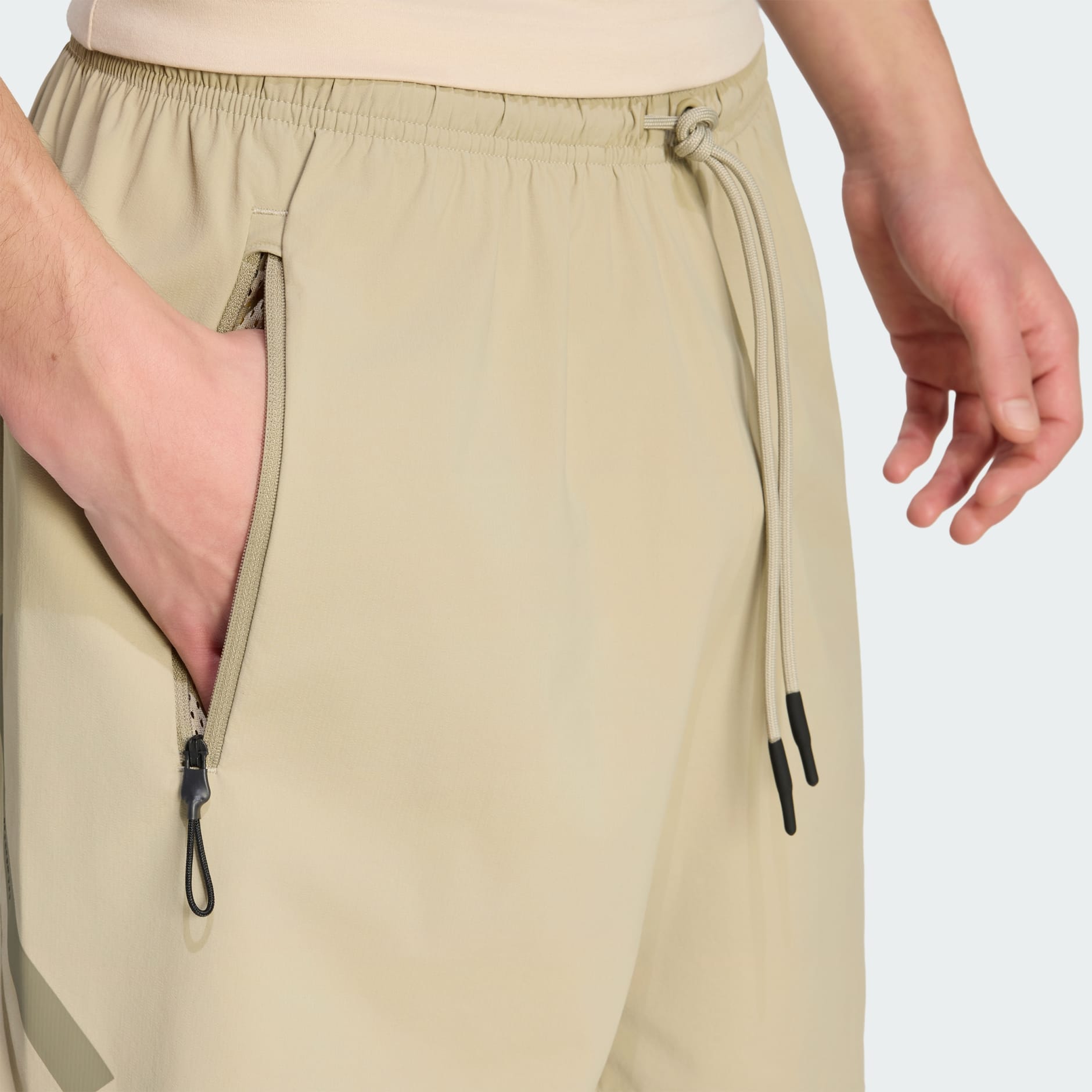 PANTALONI SCURȚI ADIDAS Z.N.E.