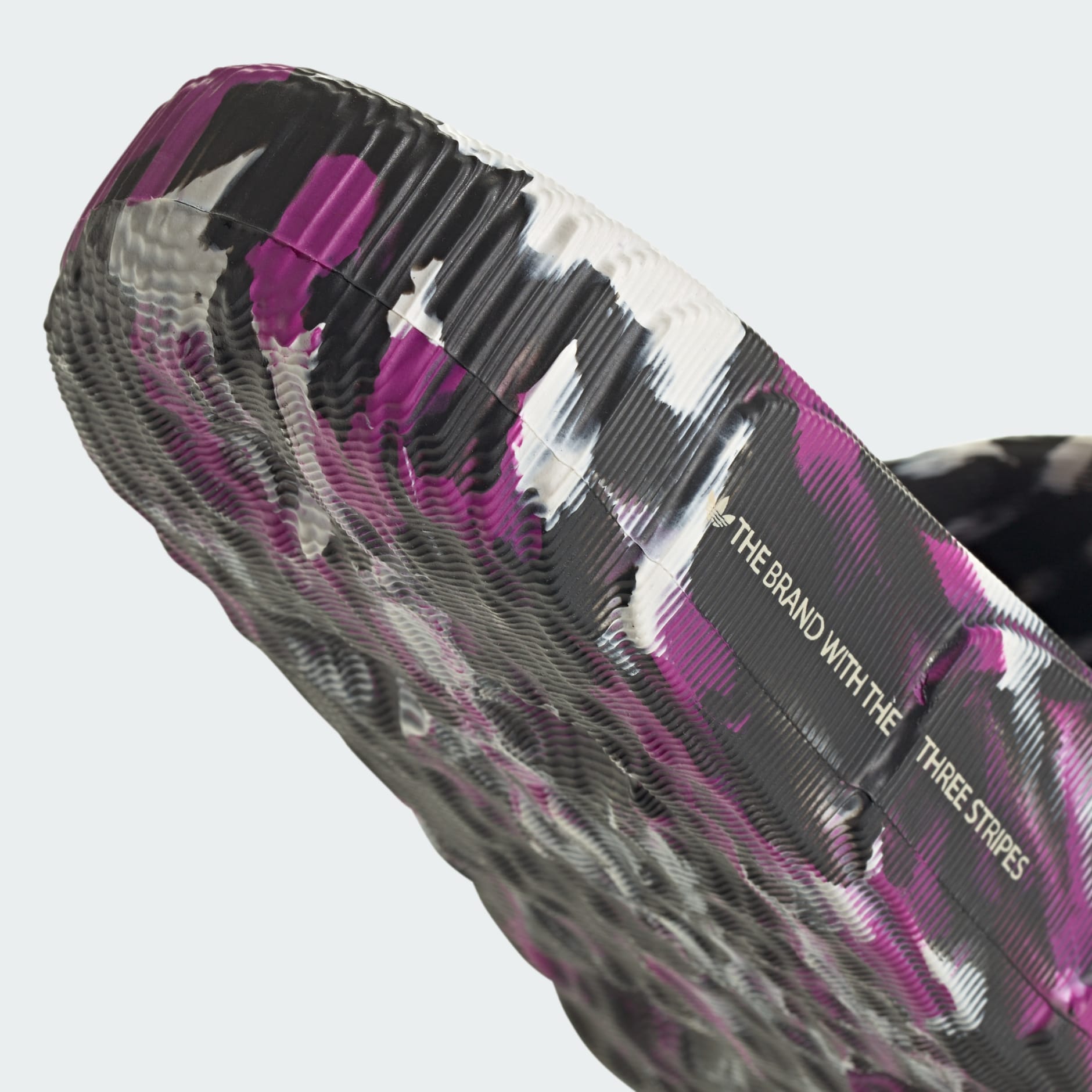 ADILETTE 22
