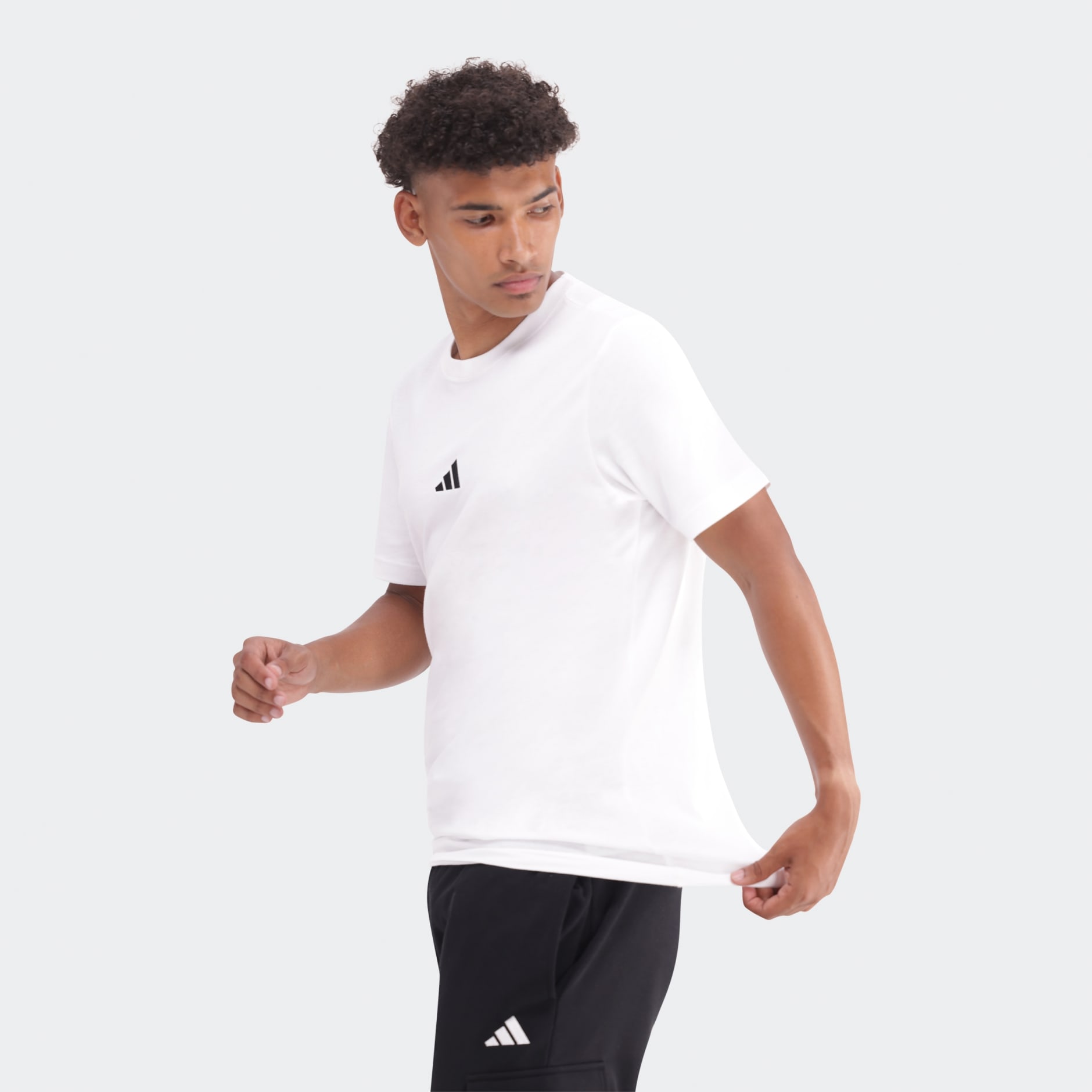 Essentials Small Logo Single Jersey T-Shirt