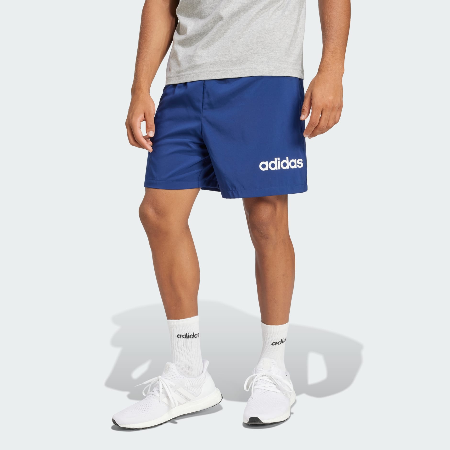 Shorts Essentials Linear Logo