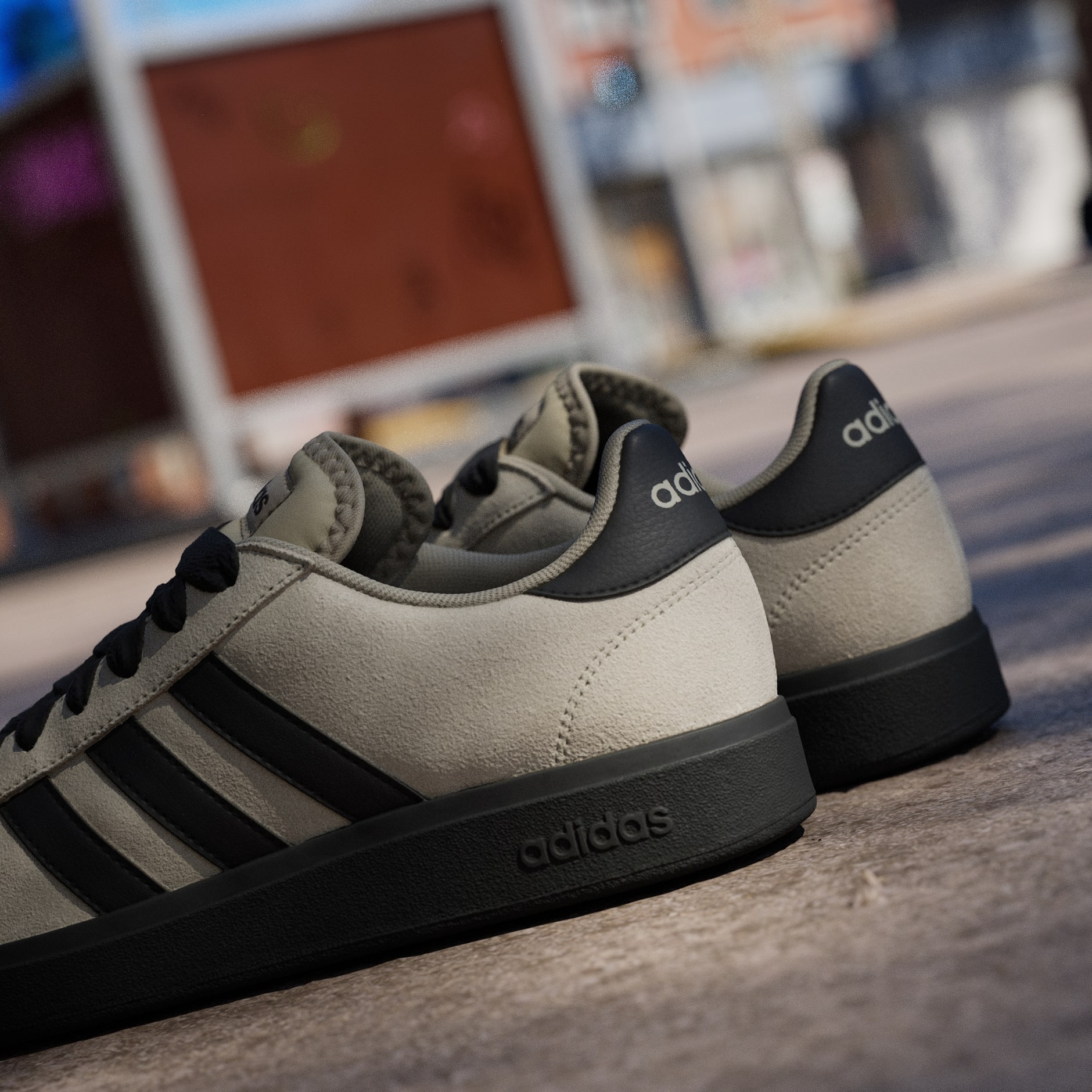 Pantofi Grand Court Base anii 2000