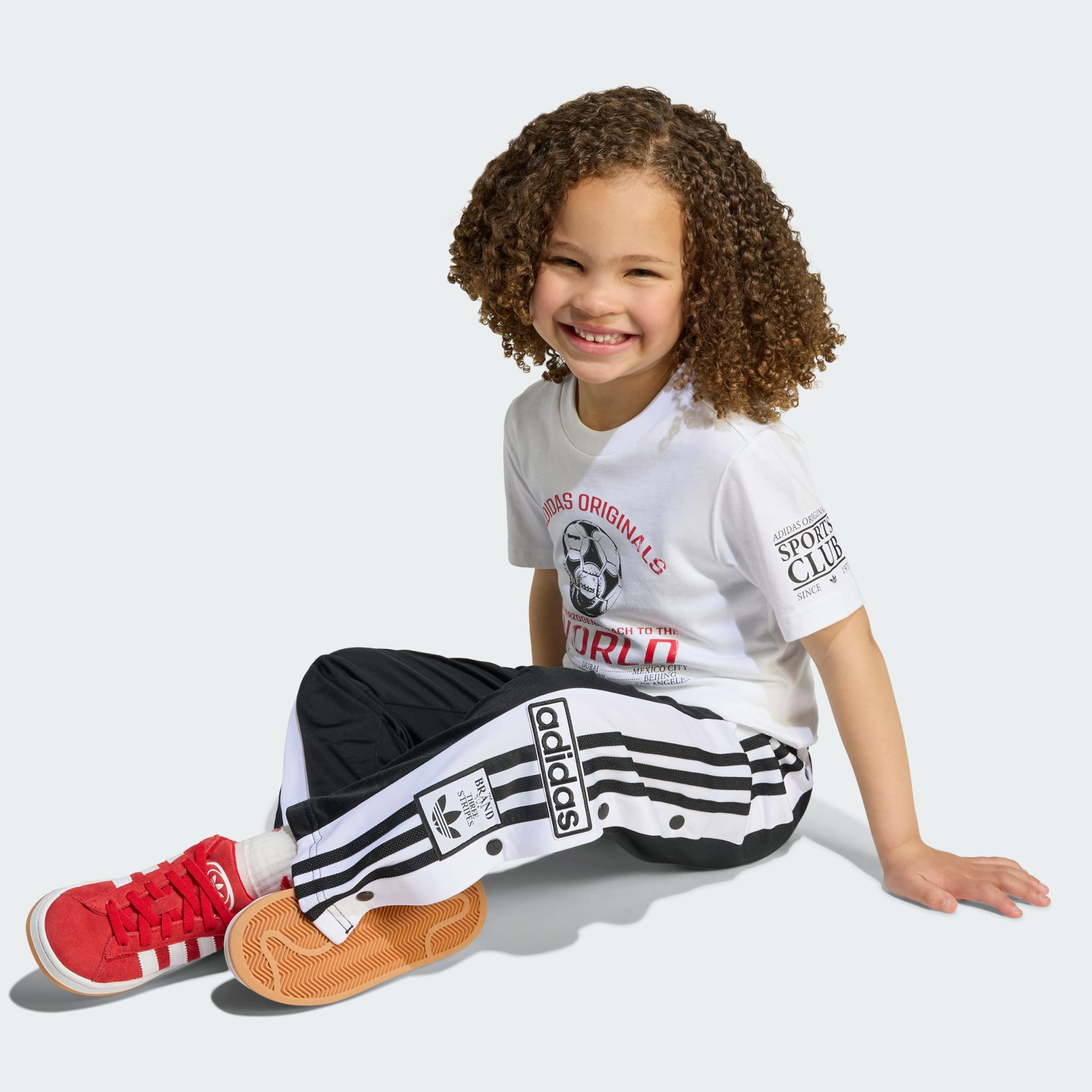 تيشيرت ذات تصميم جرافيكي للأطفال