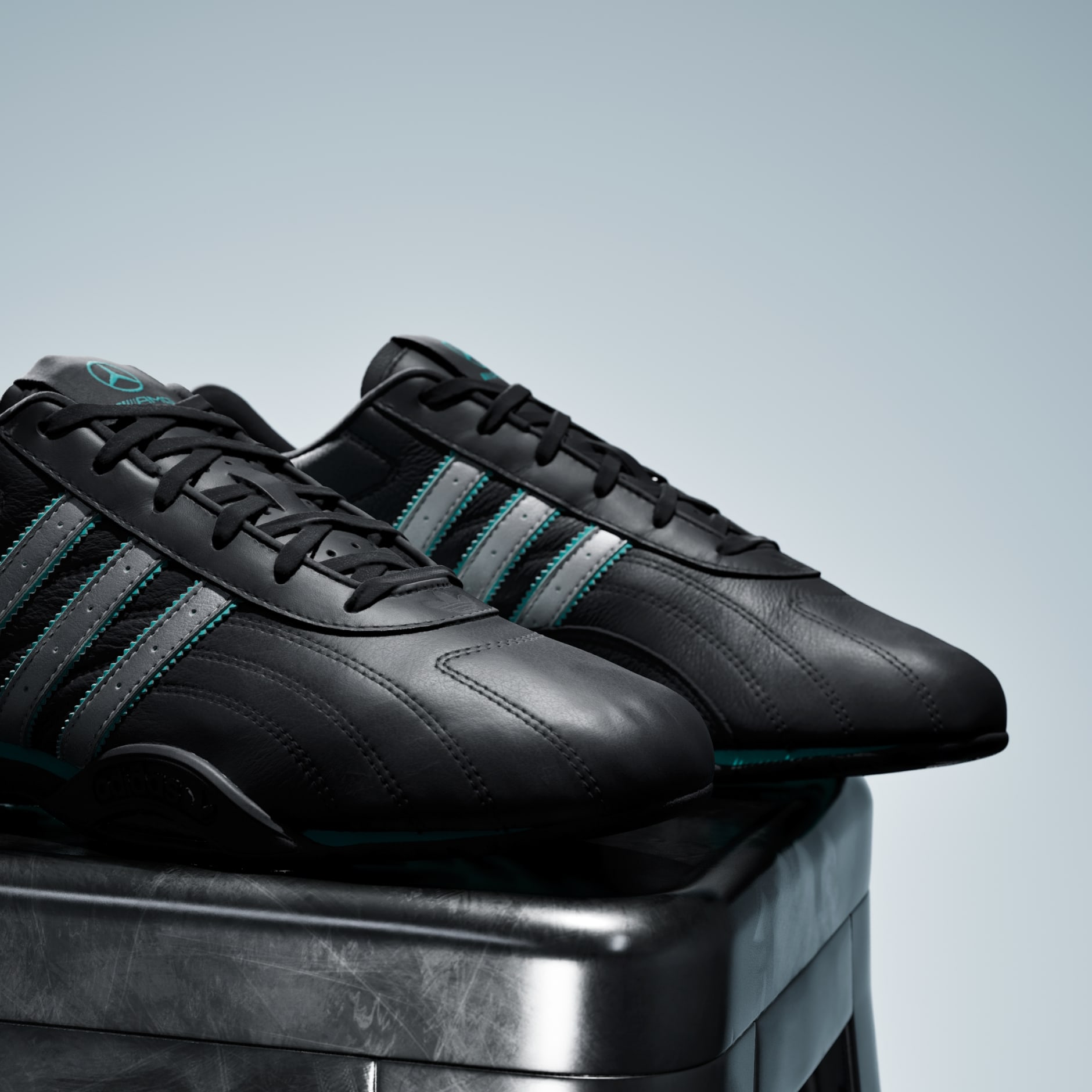 ADIRACER LO MERCEDES AMG PETRONAS F1 TEAM SHOES