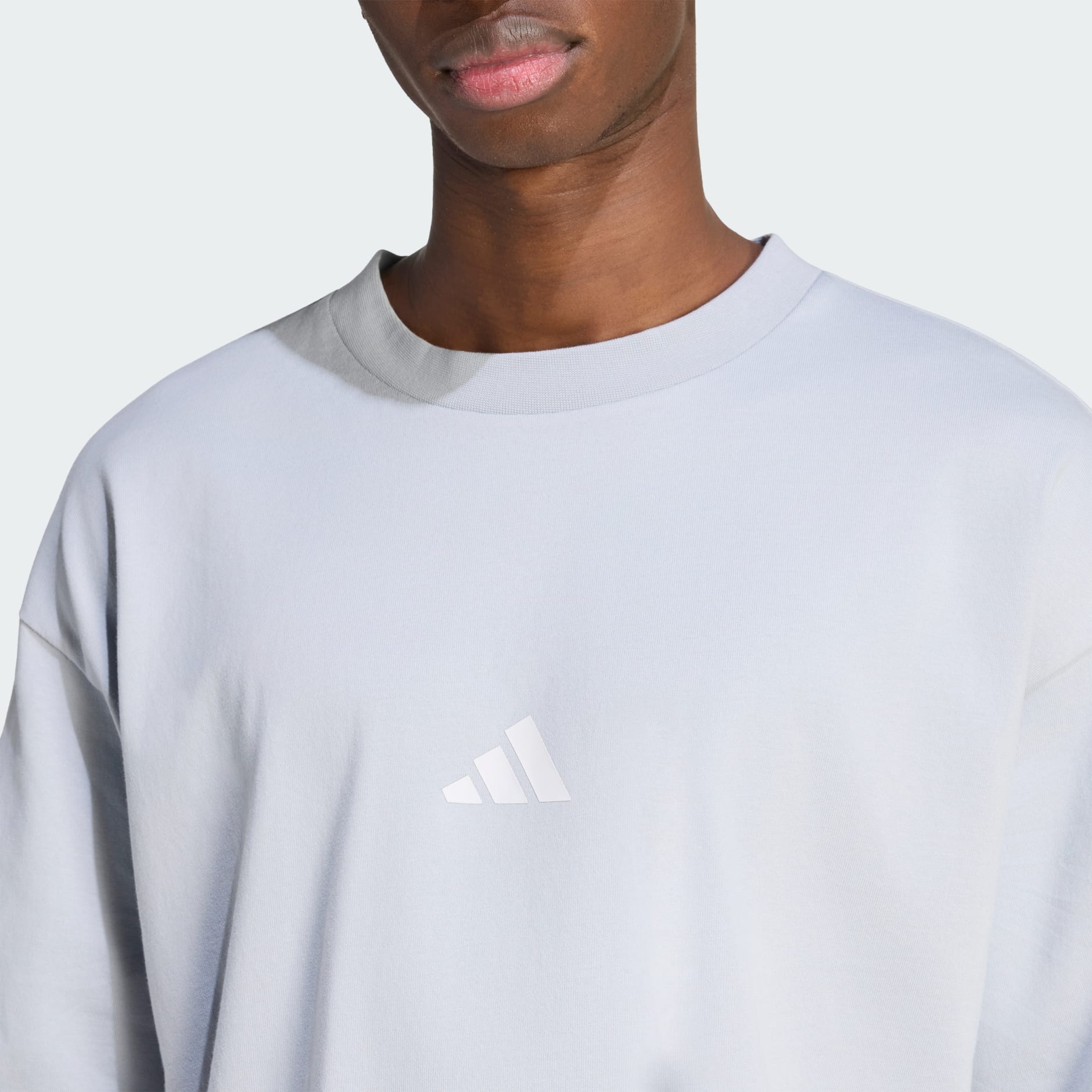 Future Icons Small Logo Tee