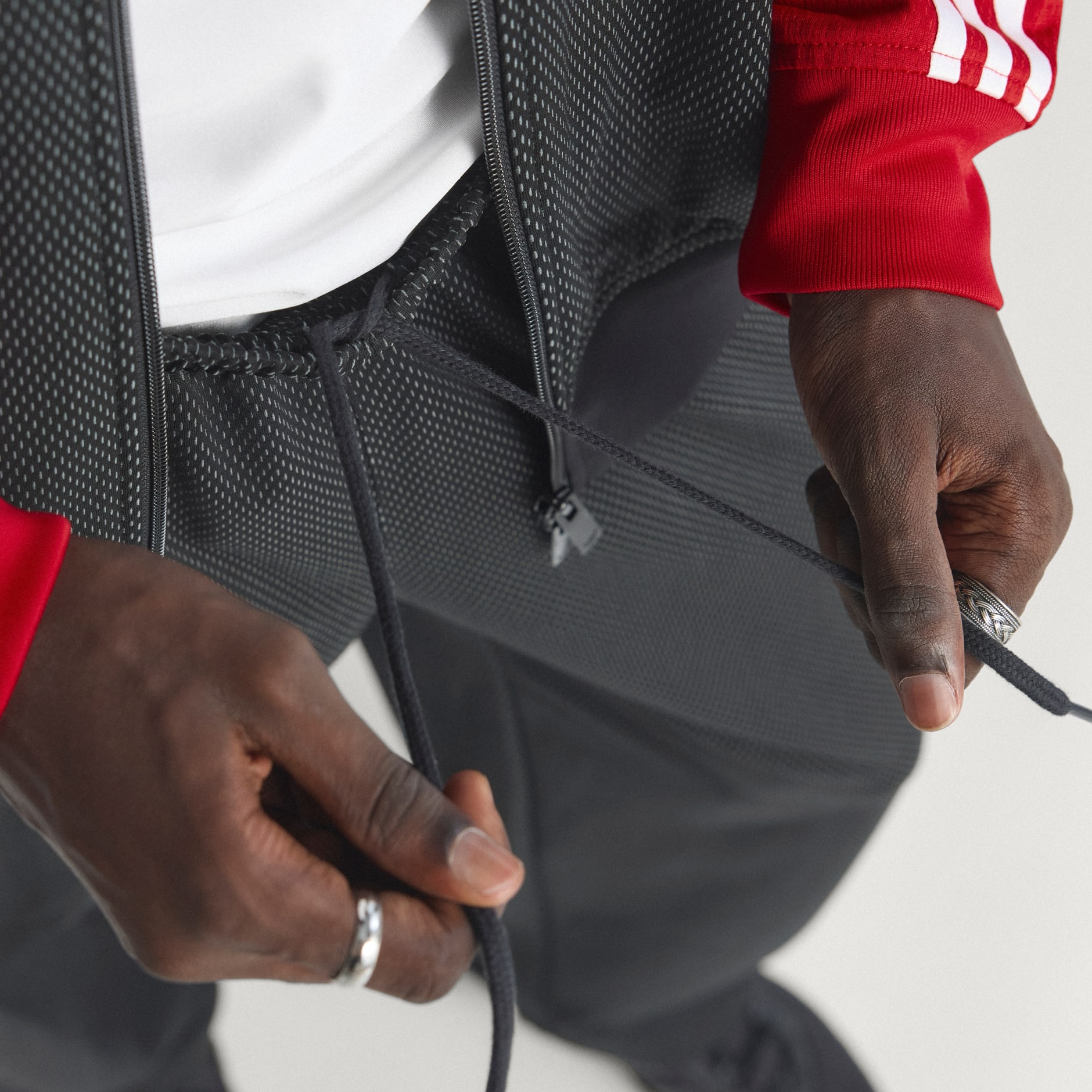 LOOSE MESH TRACKPANTS