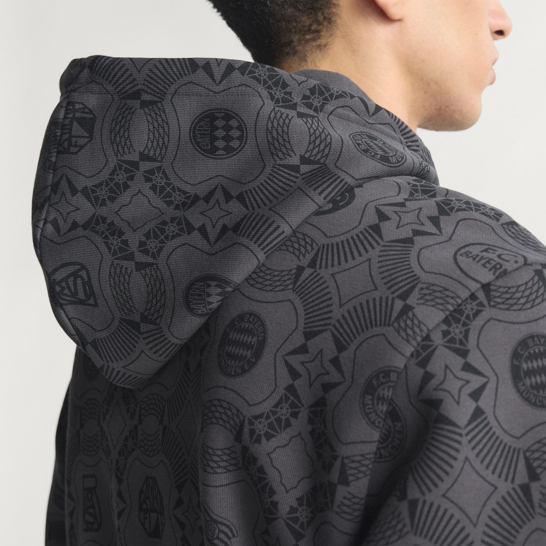 Hanorac FC Bayern M&uuml;nchen Wiesn cu glugă