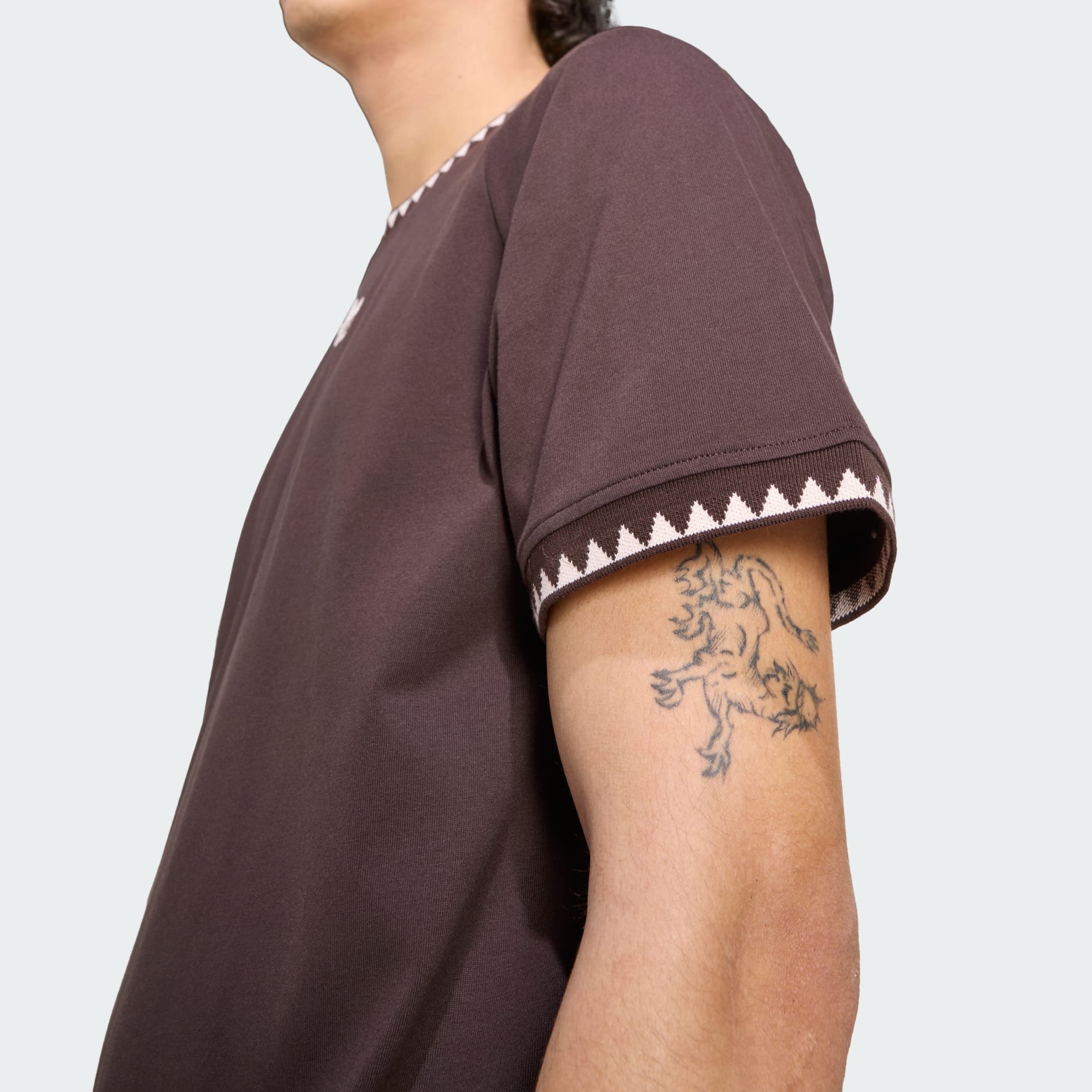 TRICOU CHEST STRIPES ENGINEERED COLLAR