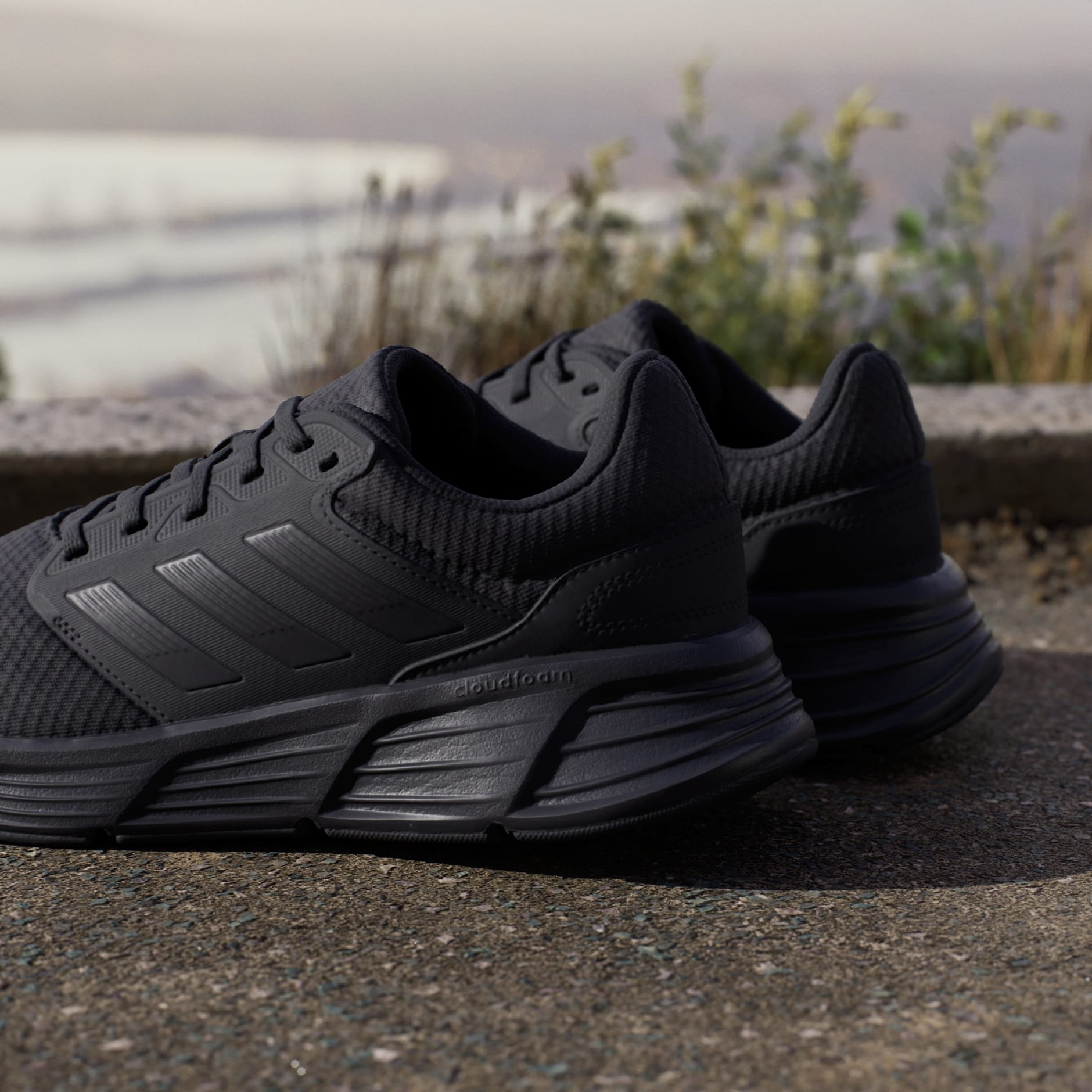 【2025最新】SNSで話題・人気の商品のおすすめアイテム 6 Galaxy - Shoes Shoes Oman adidas | Black - ウォーキング・ランニングウェア