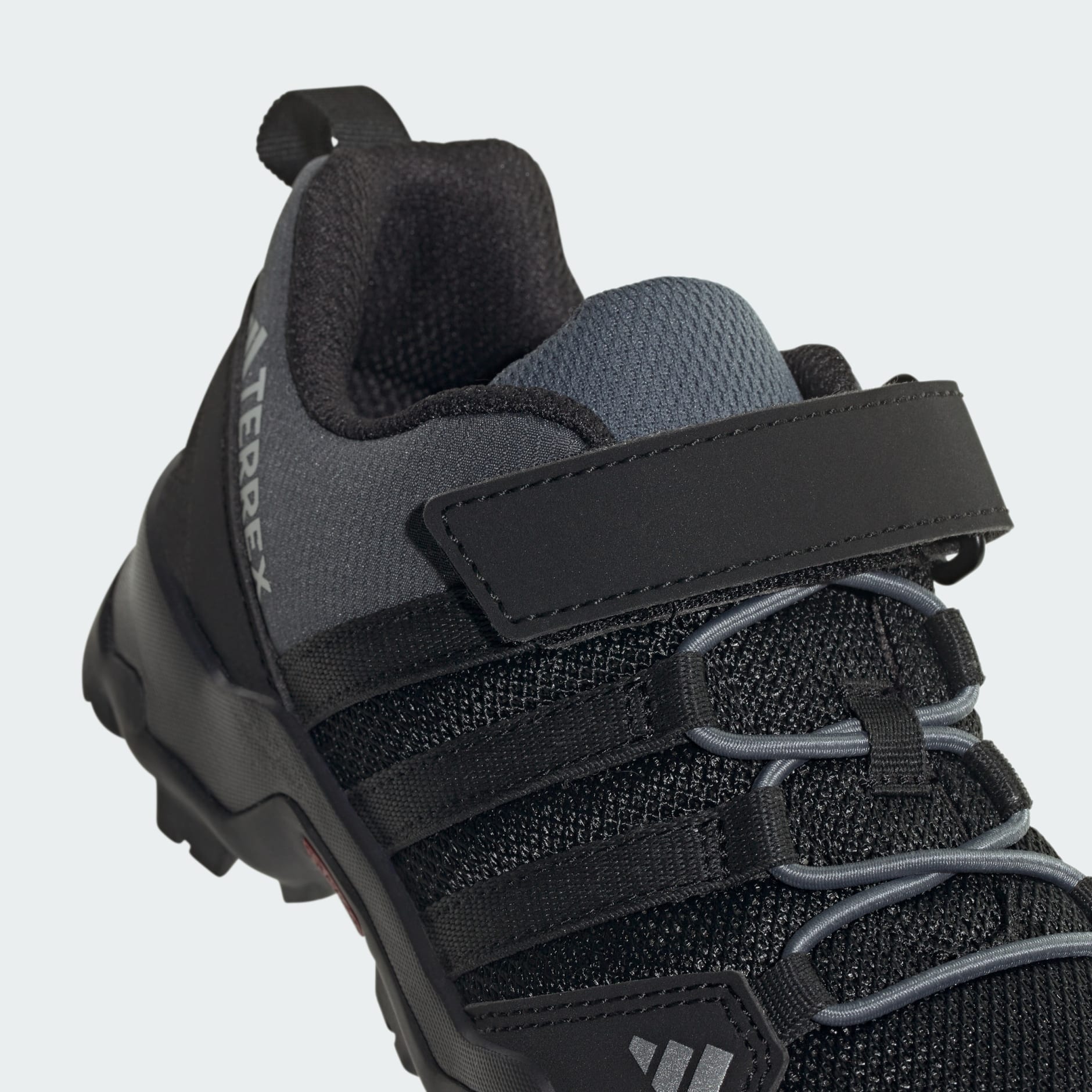 mus give Kalksten Kids Shoes - Terrex AX2R Hook-and-Loop Hiking Shoes - Black | adidas Oman
