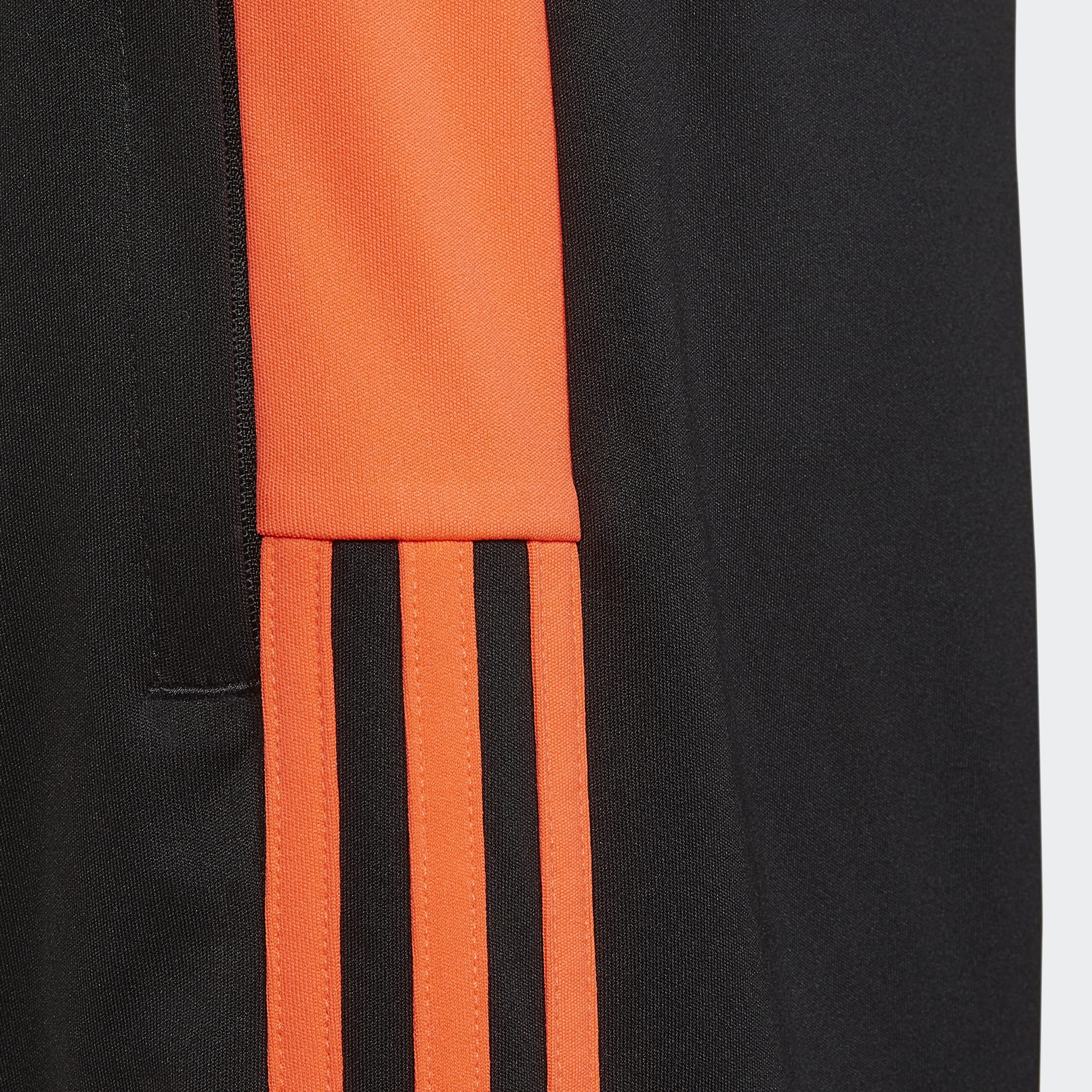 Tiro Essentials Shorts