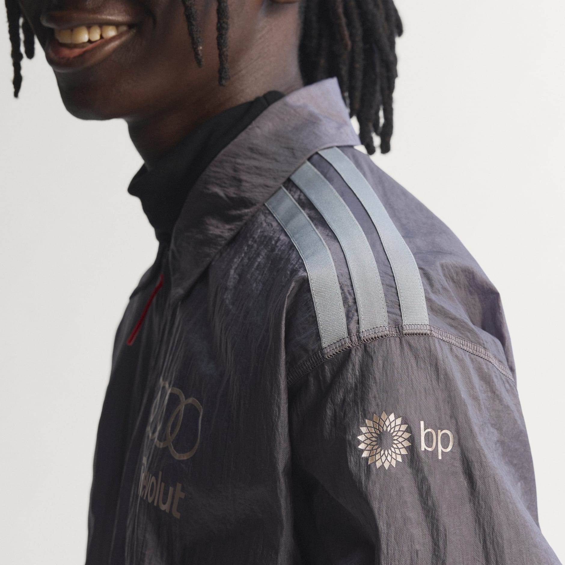 JACHETĂ AUDI REVOLUT F1 TEAM DRIVER PADDOCK