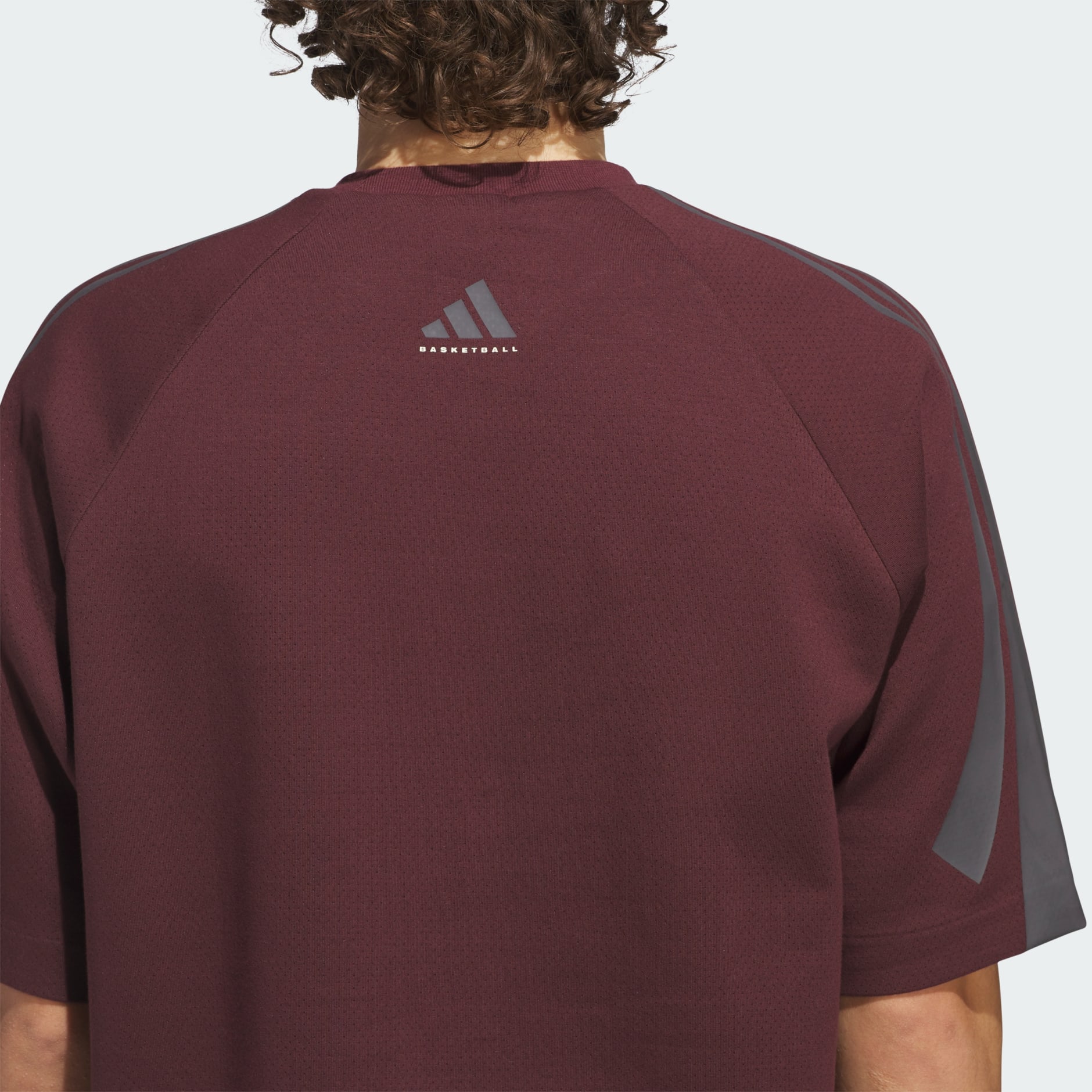 سُترة adidas Basketball Short Sleeve (للجنسين)