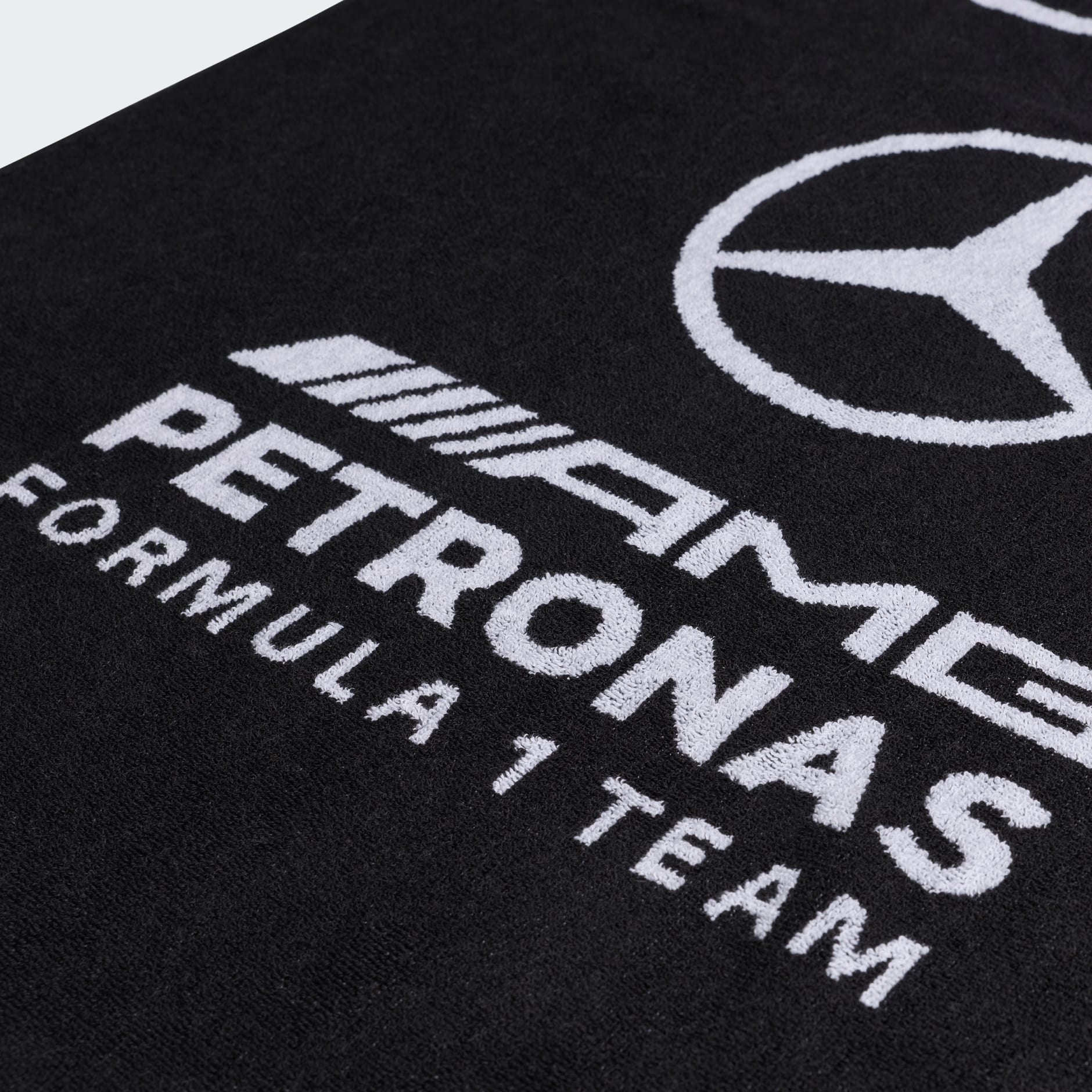 MERCEDES - AMG PETRONAS FORMULA 1 TEAM TOWEL