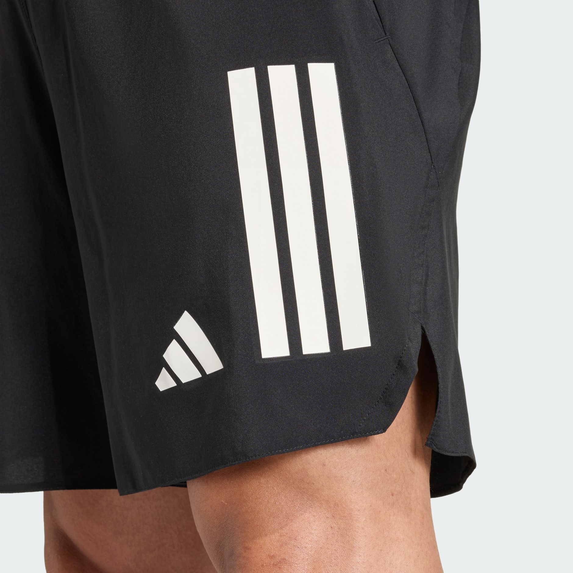 Adi365 Formotion 標誌性跑步短褲