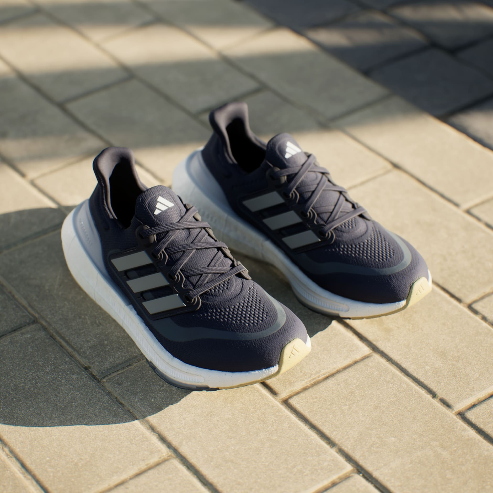 נעלי Ultraboost Light