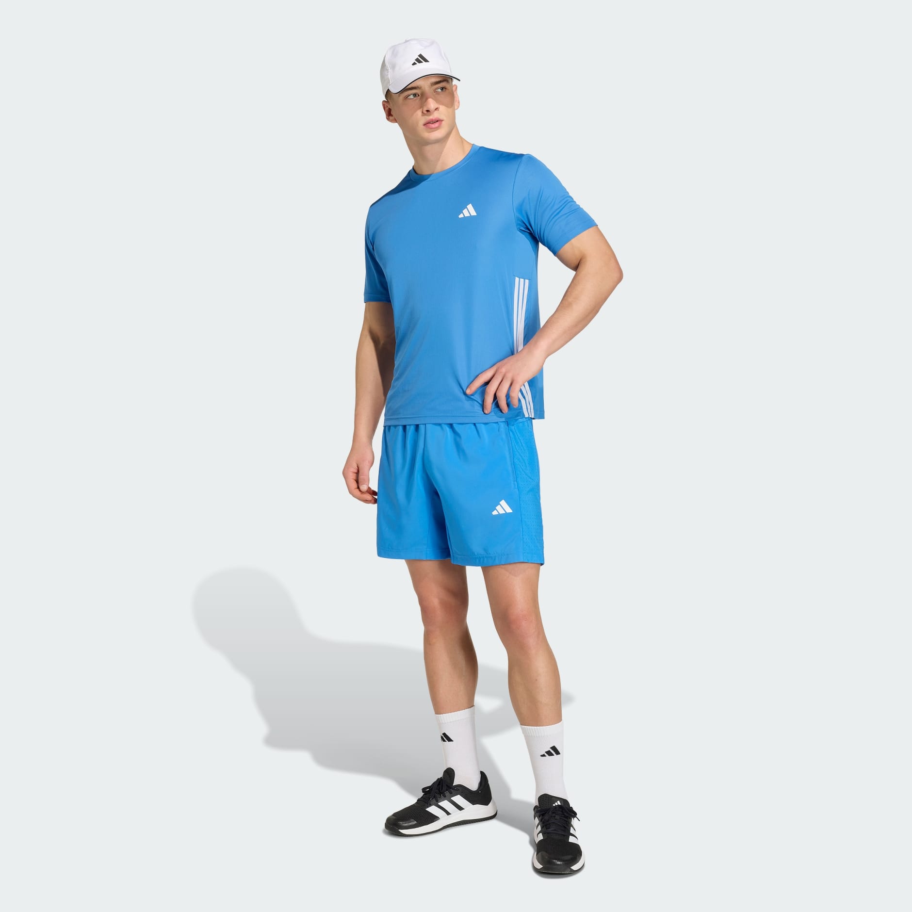 PANTALONI SCURȚI ȚESUȚI DE ANTRENAMENT ESSENTIALS BASE