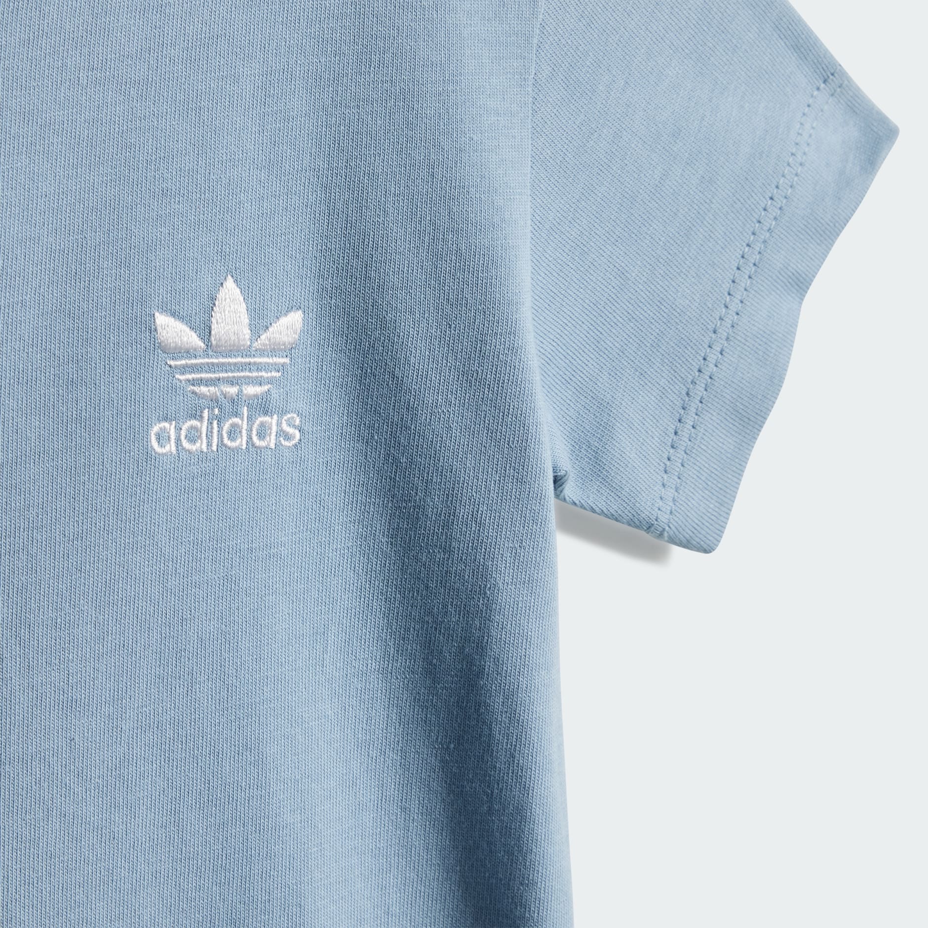 طقم شورت وتيشيرت للأطفال