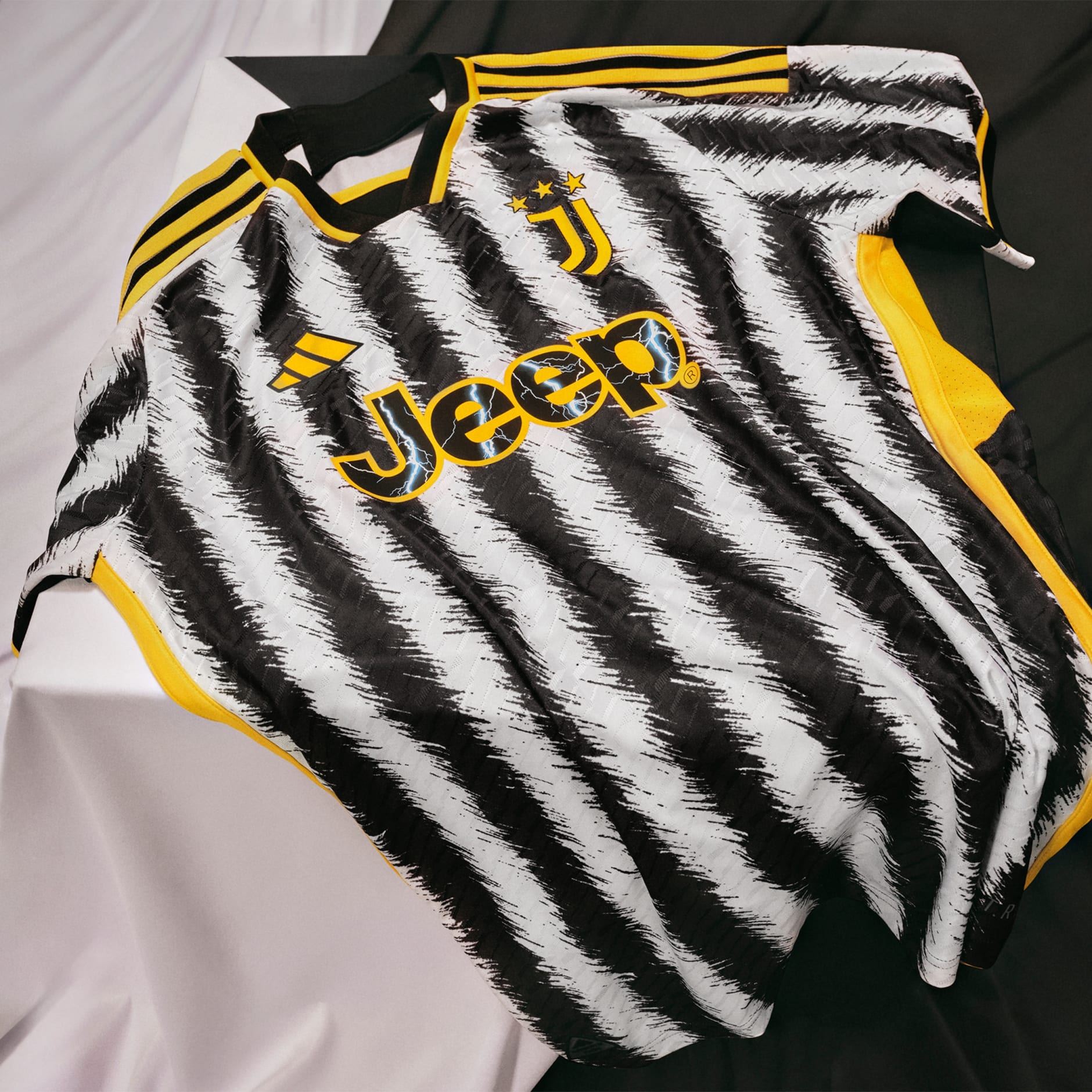 2023/2024 adidas Juventus Home Jersey - SoccerPro