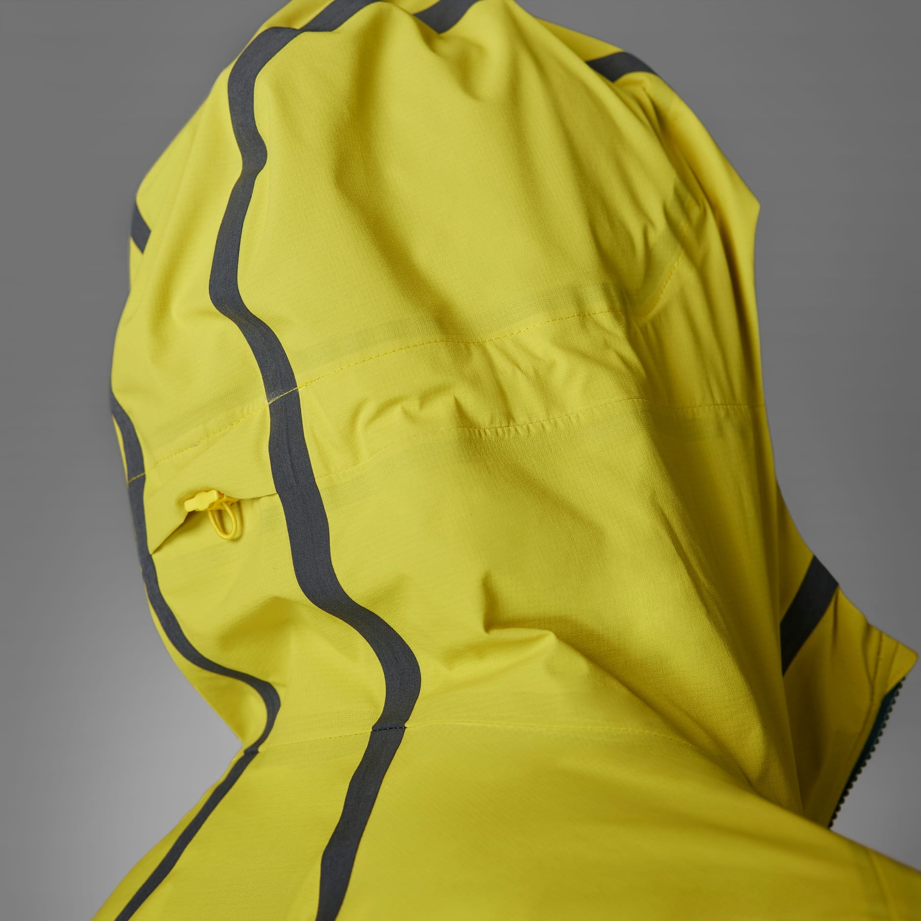 Jakna adidas National Geographic WIND.RDY