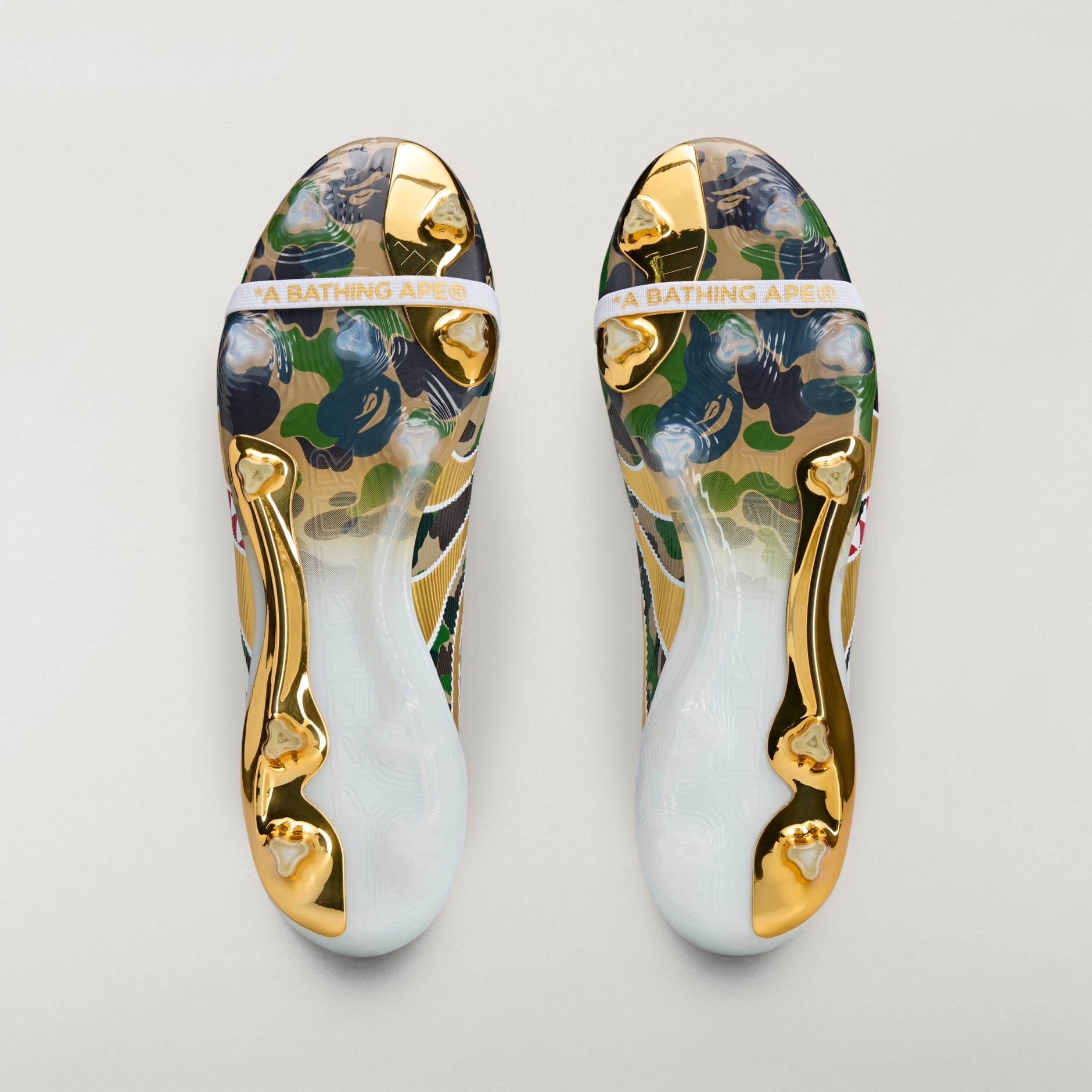 Ghete BAPE x adidas Predator Elite cu limbă pliabilă pentru teren dur