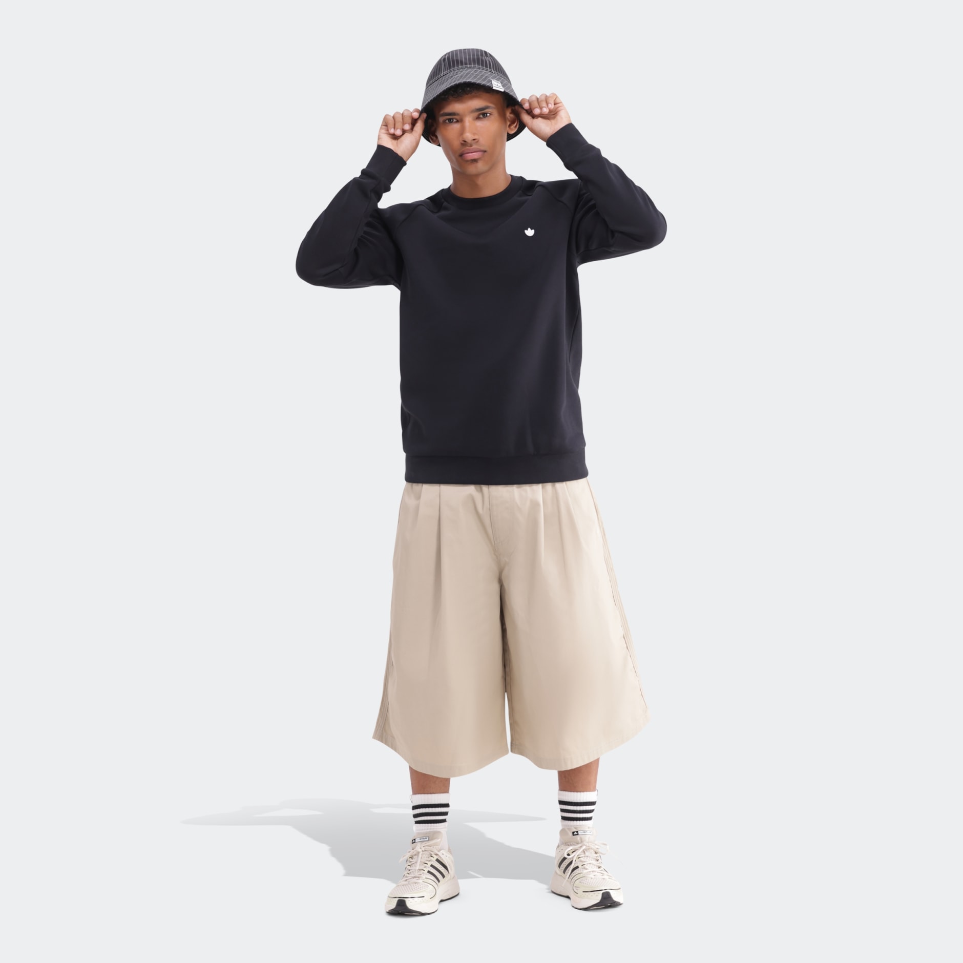 Trefoil Essentials Crew Sweatshirt