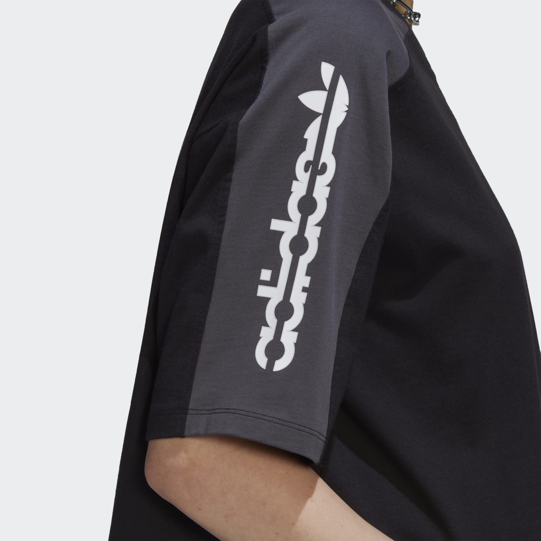 Blocked Graphic Crop Tee