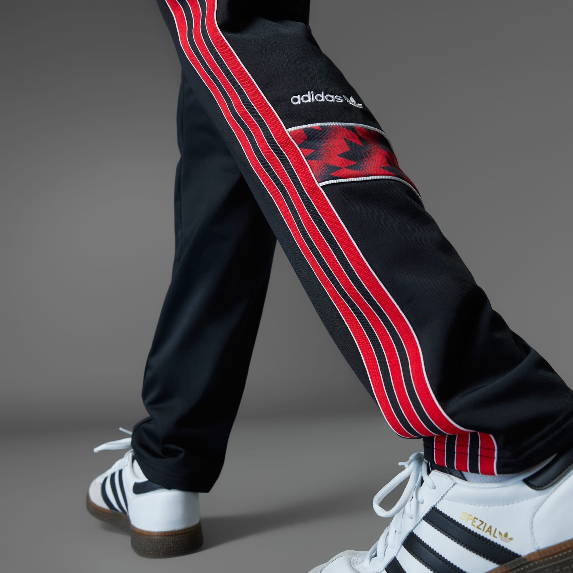 adidas Manchester United '91 Track Pants - Black | adidas UAE
