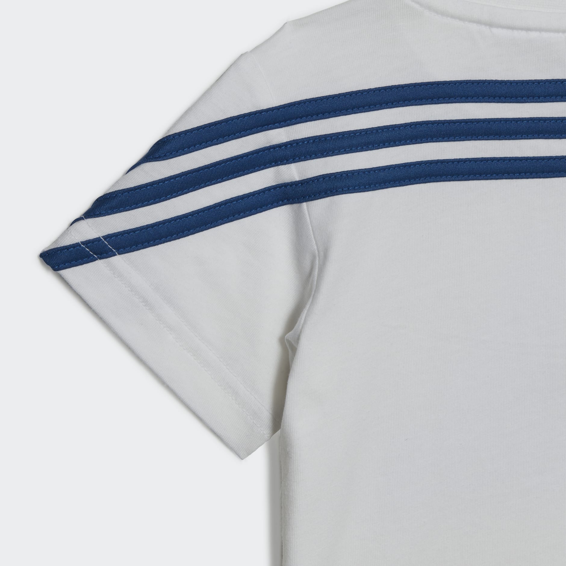 طقم adidas x Classic LEGO® Tee and Pant