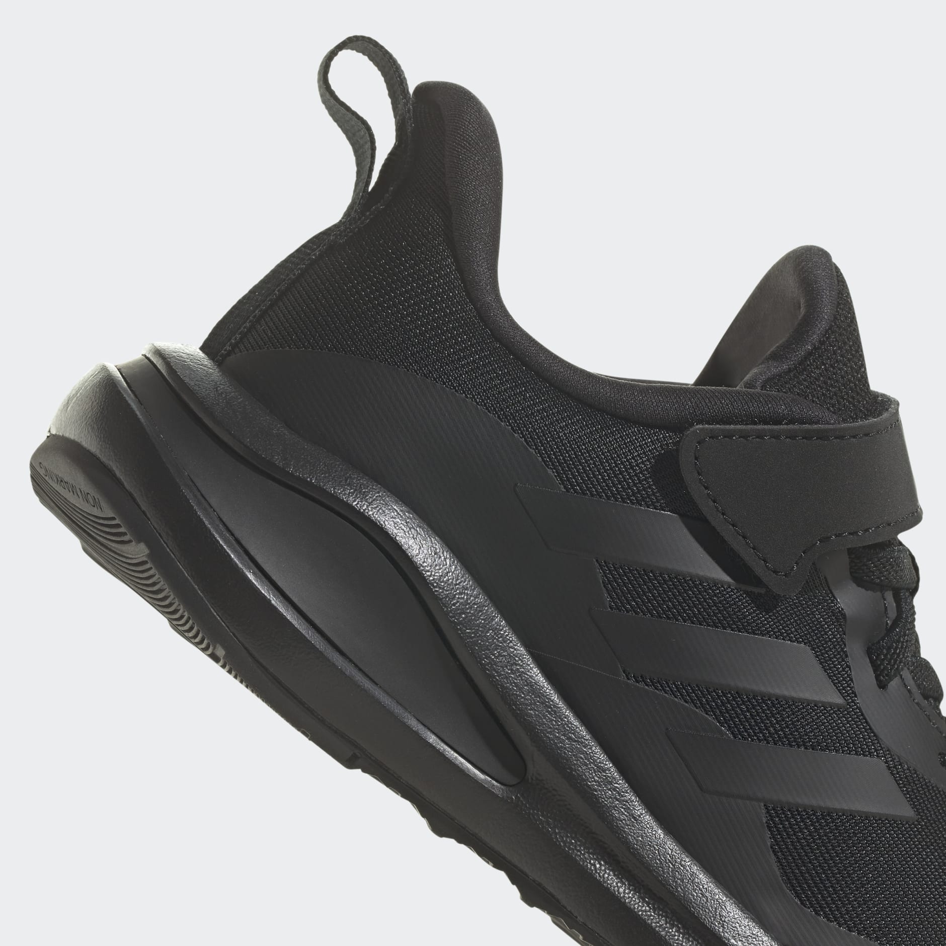 FortaRun Elastic Lace Top Strap Running Shoes