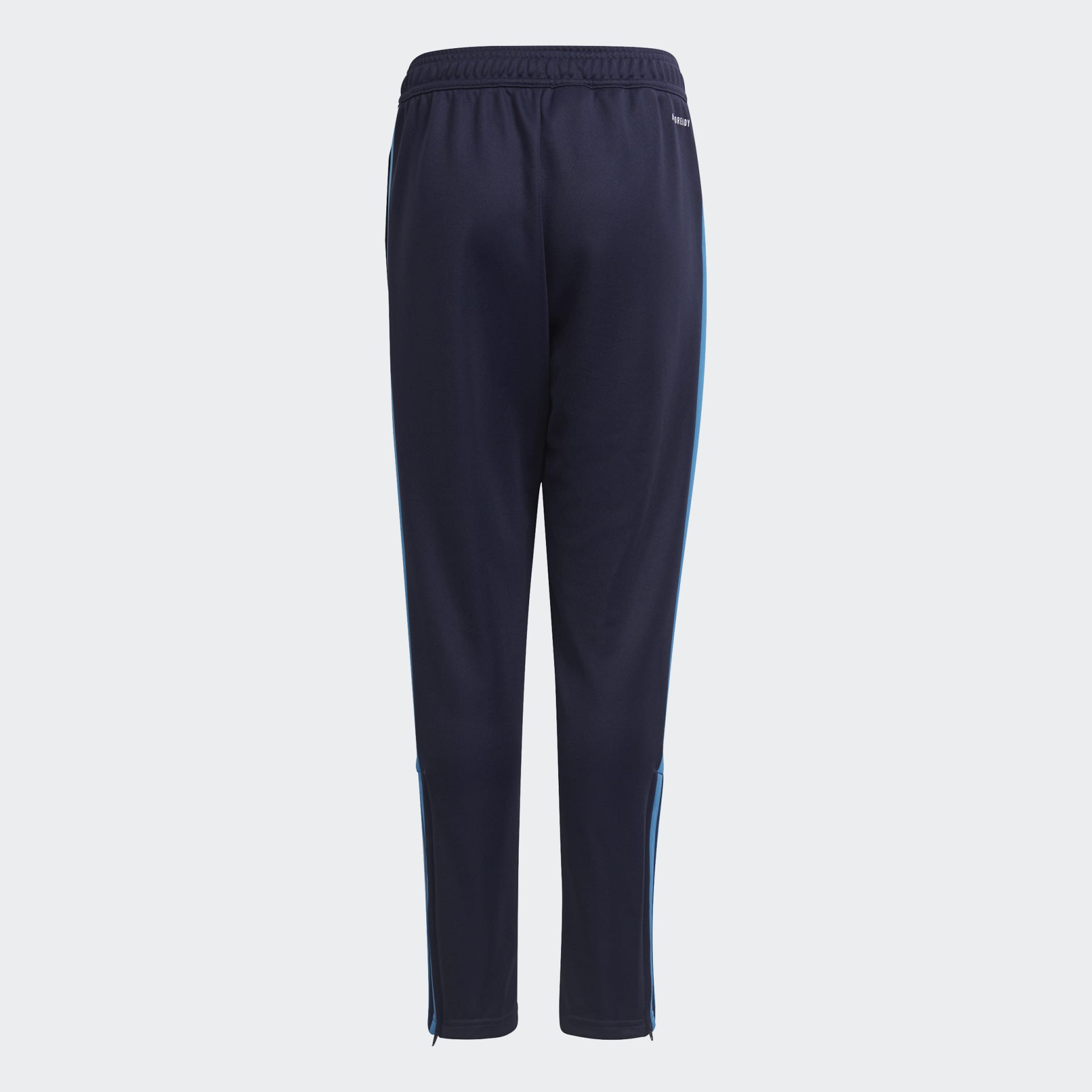Tiro Essential Pants