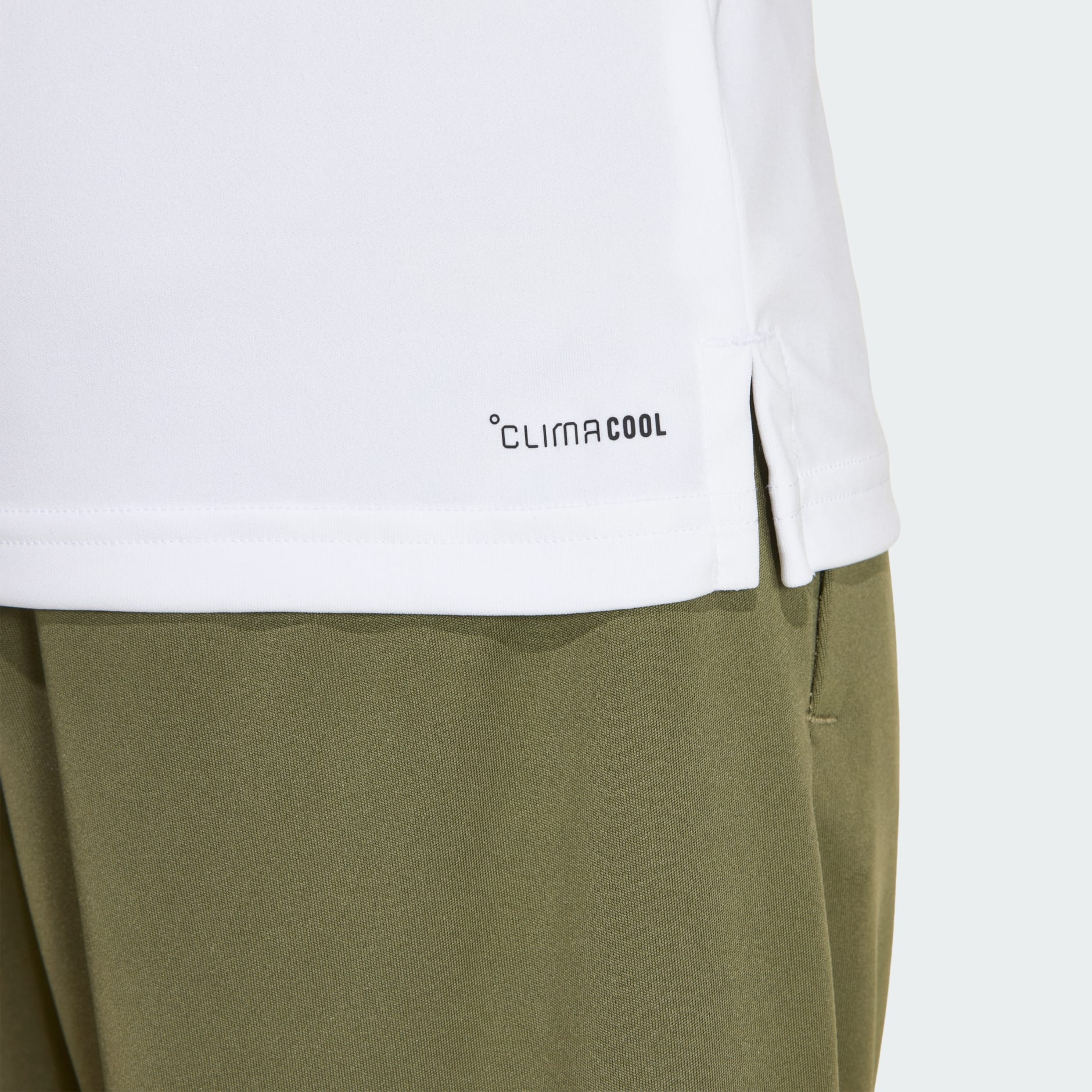 TRAIN ESSENTIALS BIG LOGO T-SHIRT