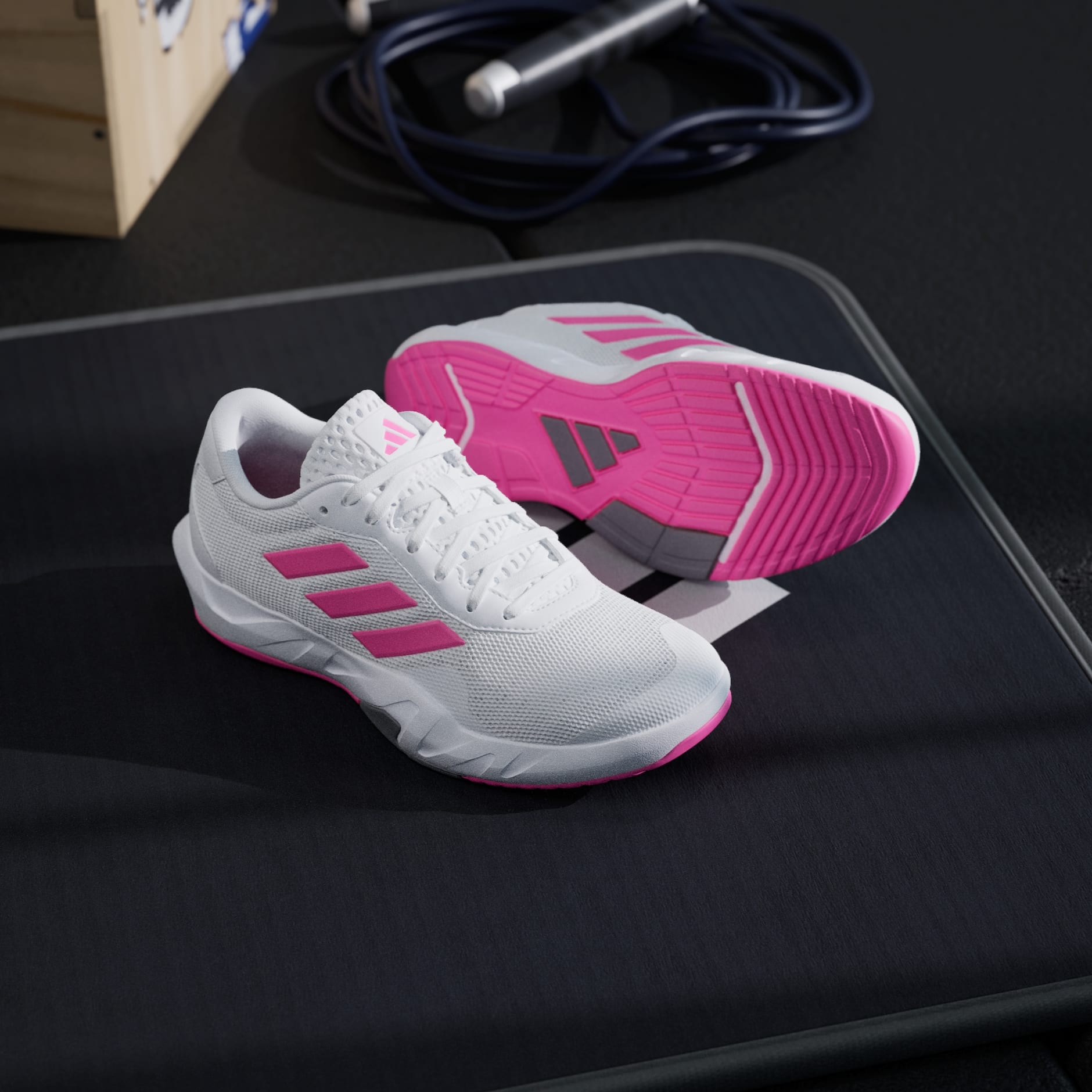 Amplimove Training Shoes