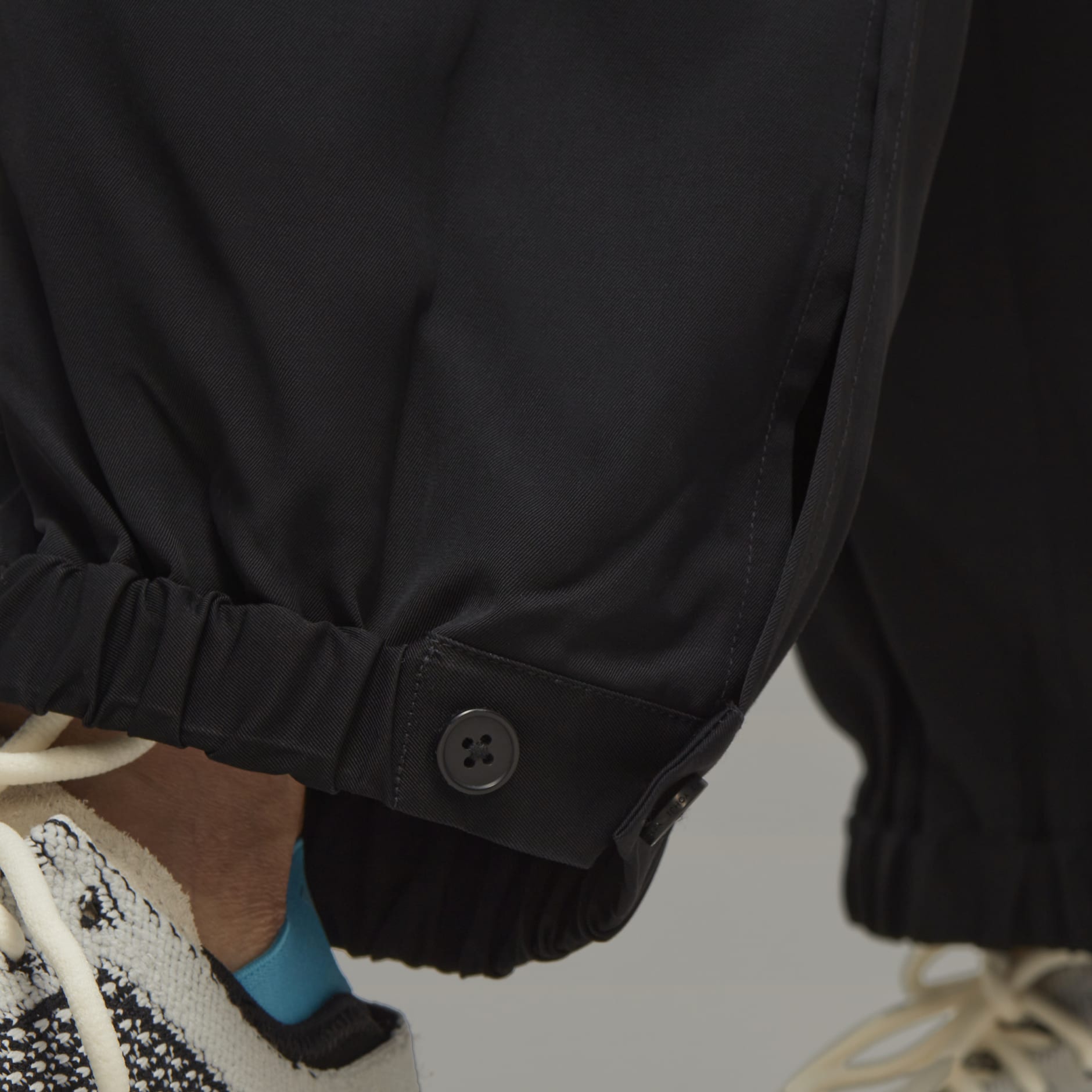 Y-3 Elegant Woven Cargo Pants