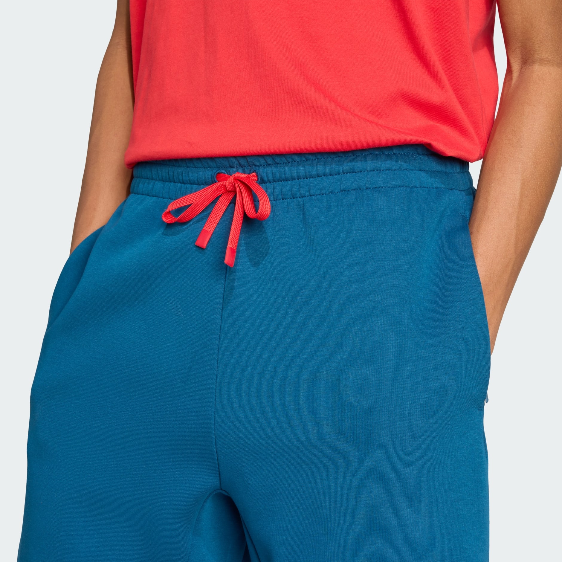 بنطال رياضي بصورة سبايدرمان Marvel من أديداس