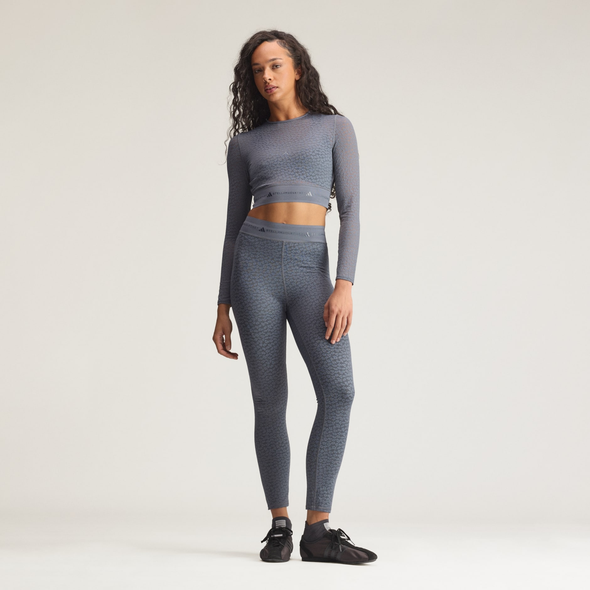 aSMC Longsleeve Lace Crop Top