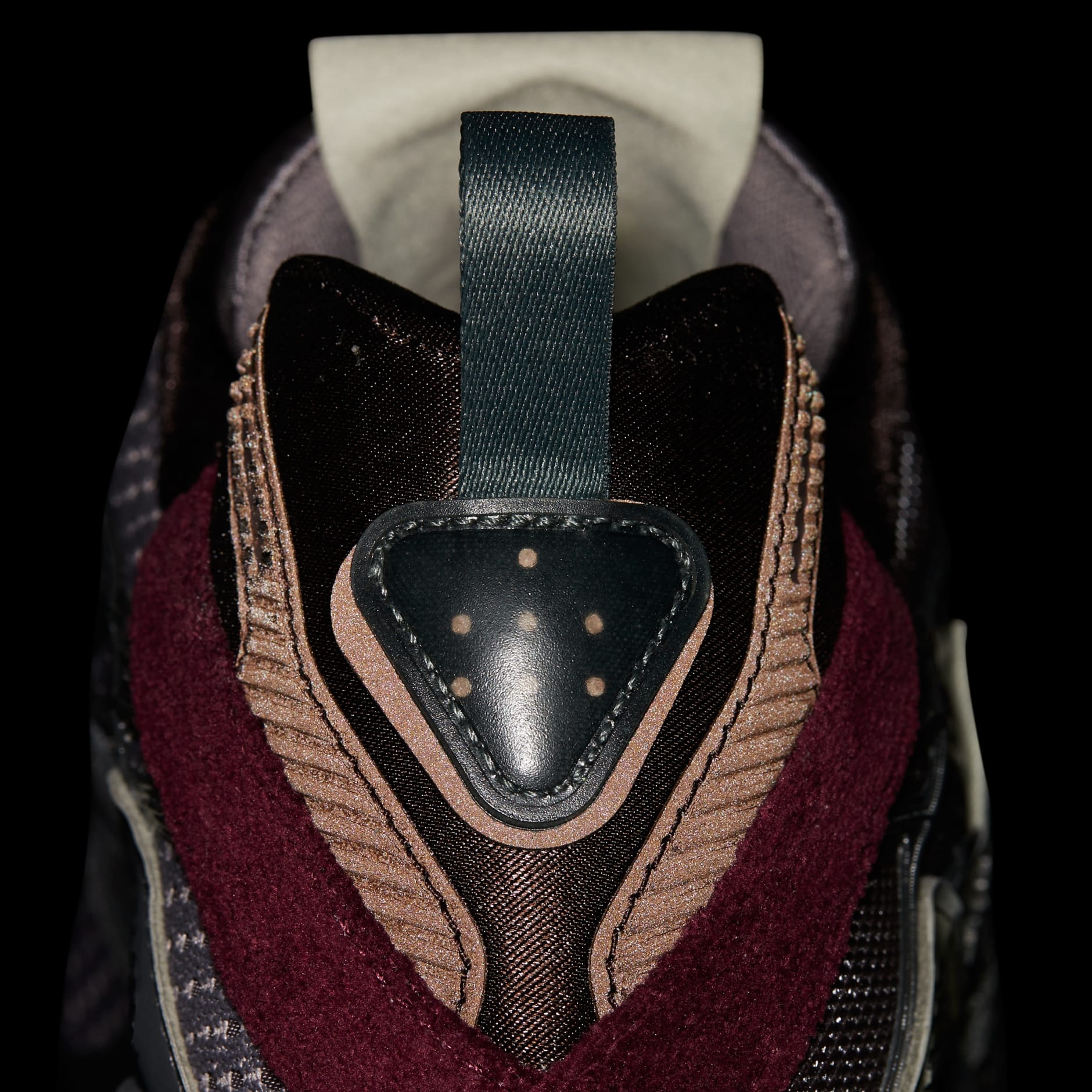 Adistar Cushion Song For The Mute Shoes