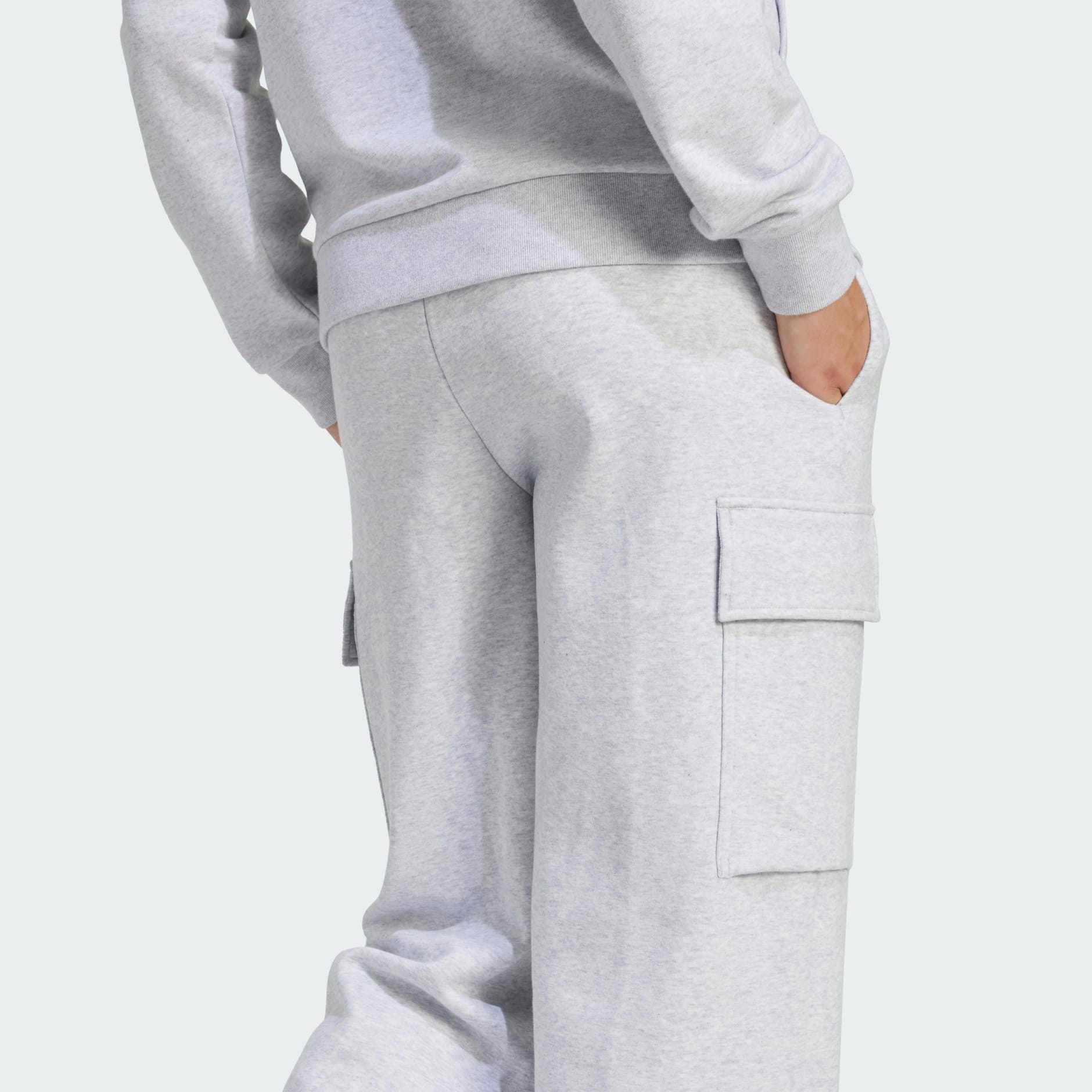 Pantaloni cargo din fleece Essentials, cu linii simple