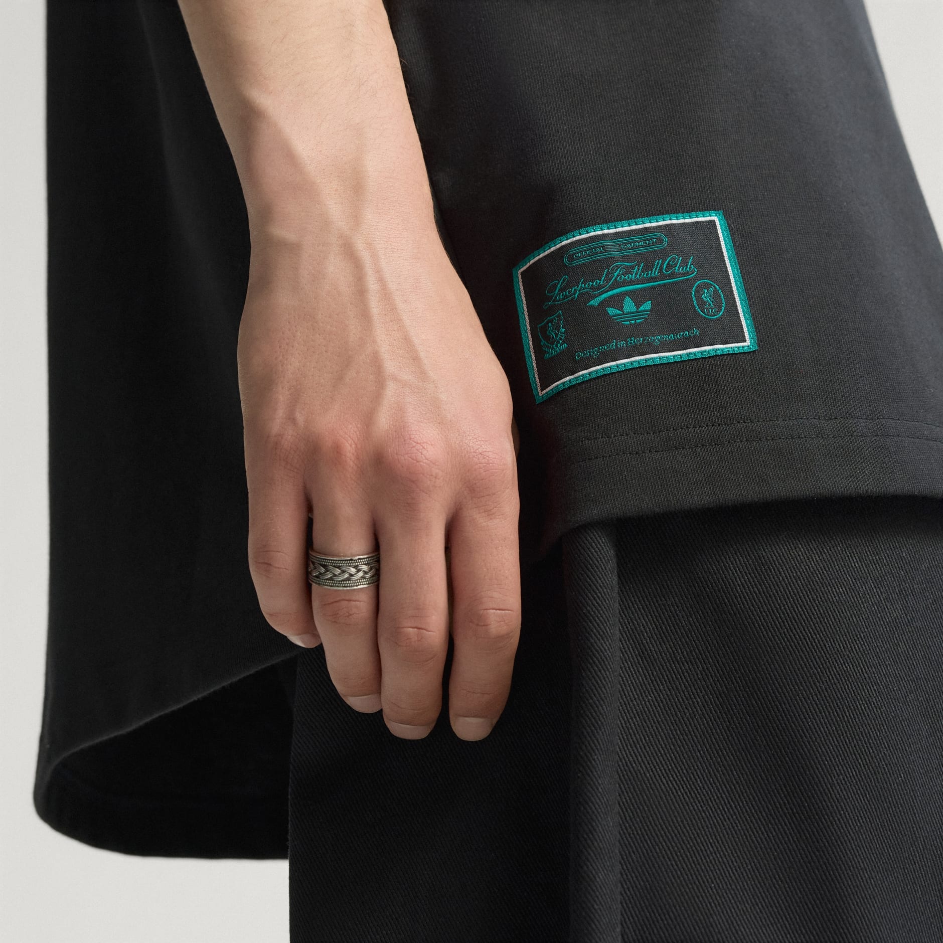 טי שירט Liverpool FC Terrace Icons