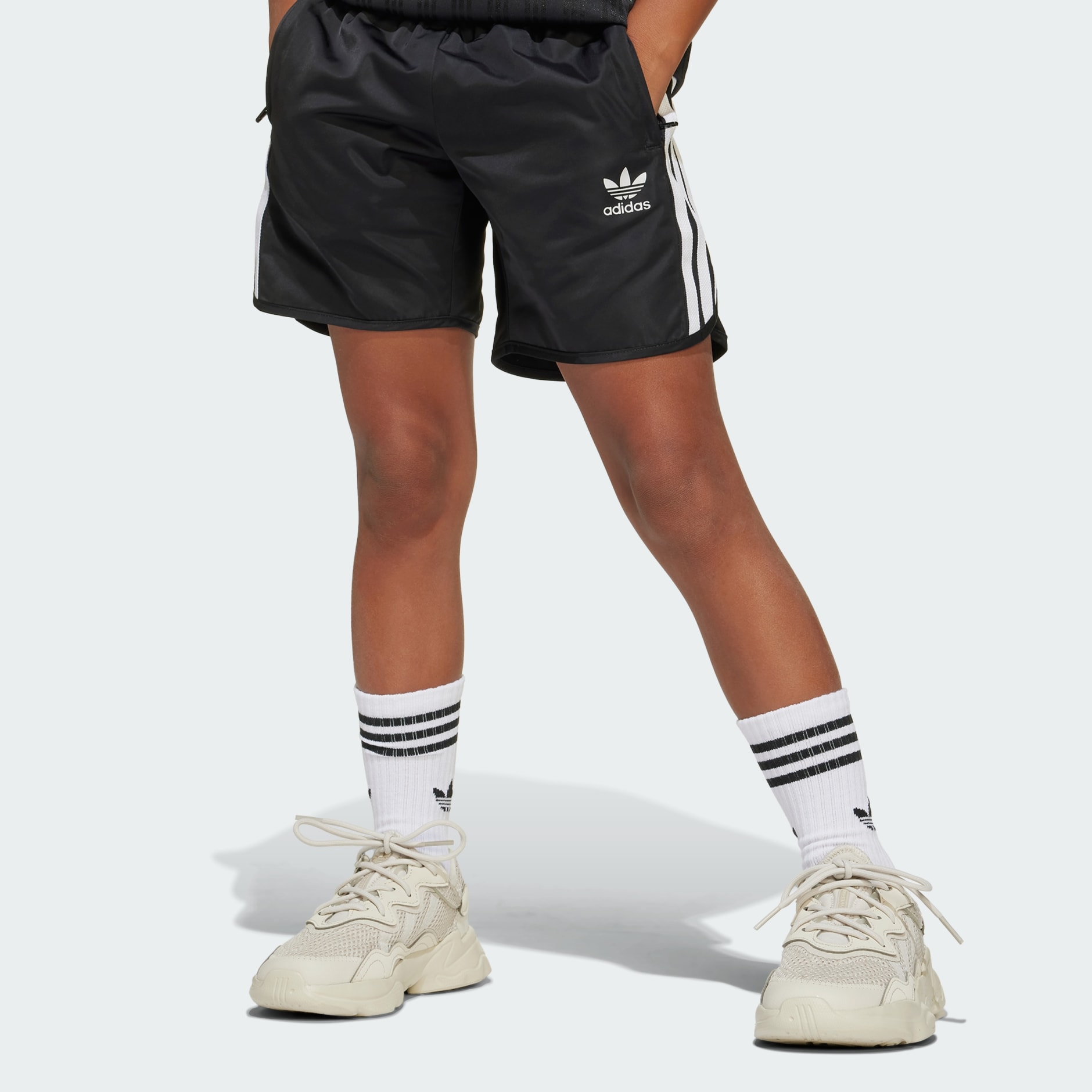 兒童足球褲及 T 恤套裝