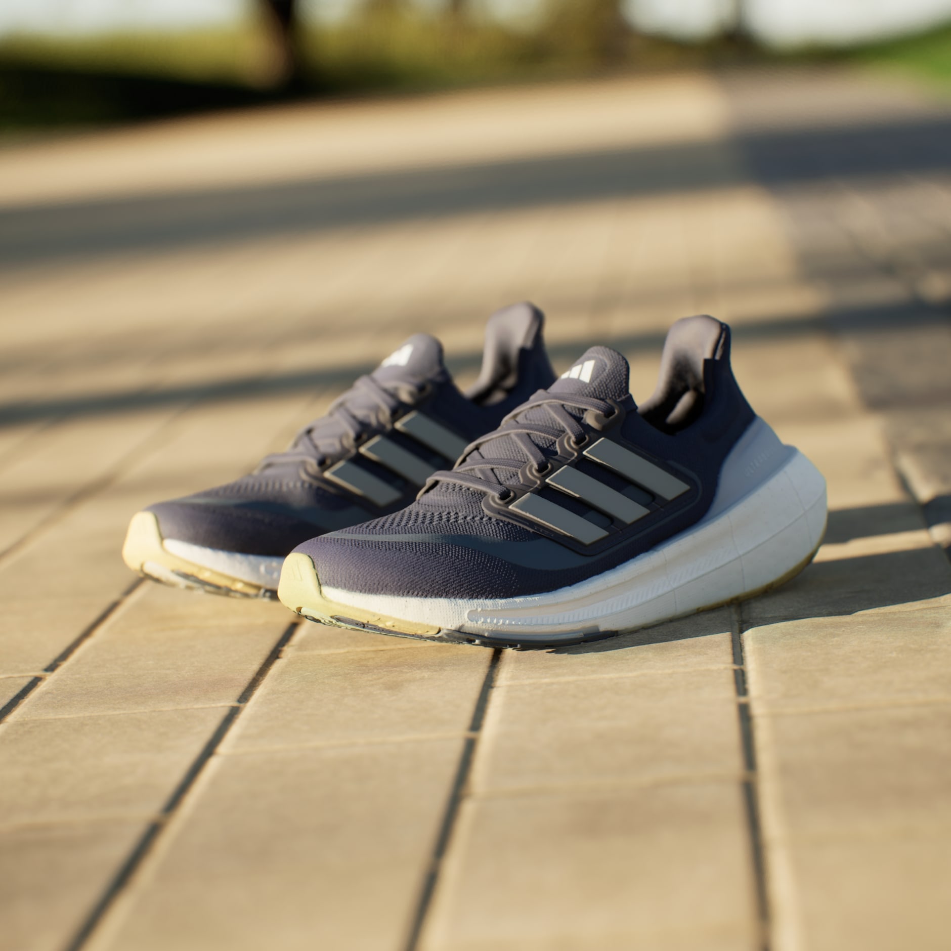 נעלי Ultraboost Light