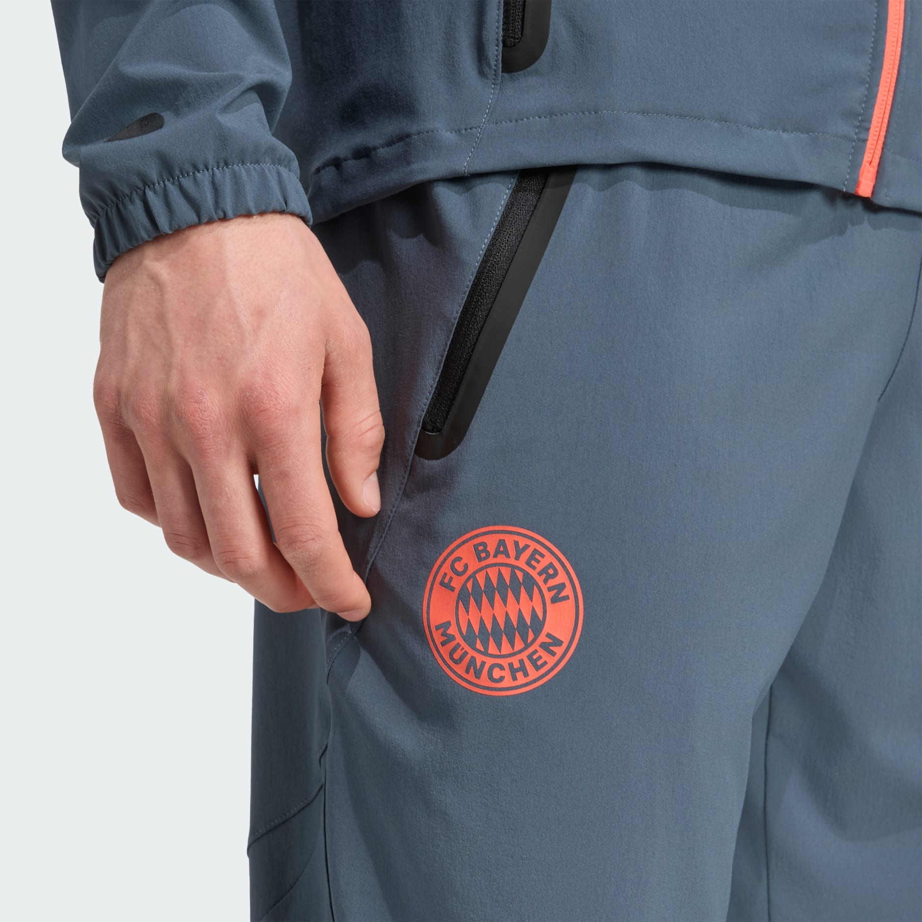 Pantaloni FC Bayern Tiro 25 Competition Vis Tech Travel
