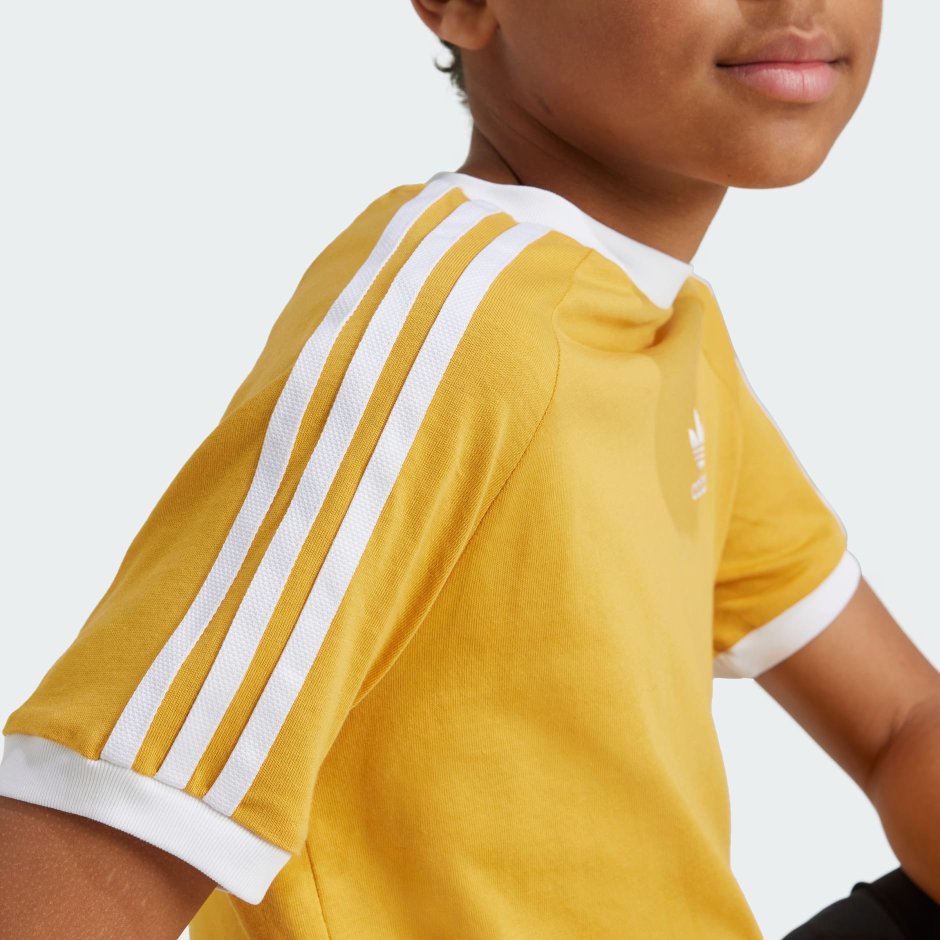 Tricou Adicolor cu 3 dungi pentru copii