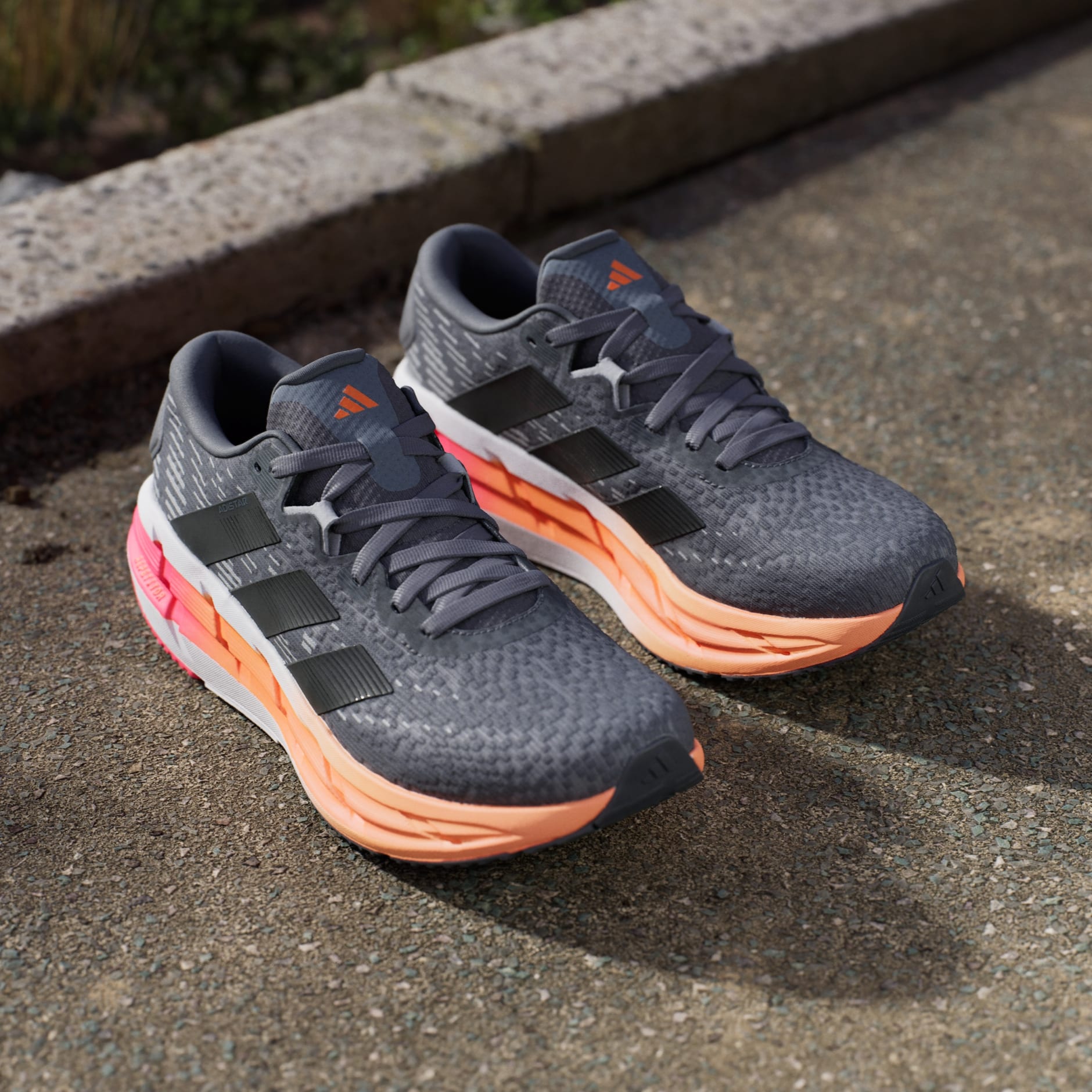 ADISTAR 4 RUNNING SHOES