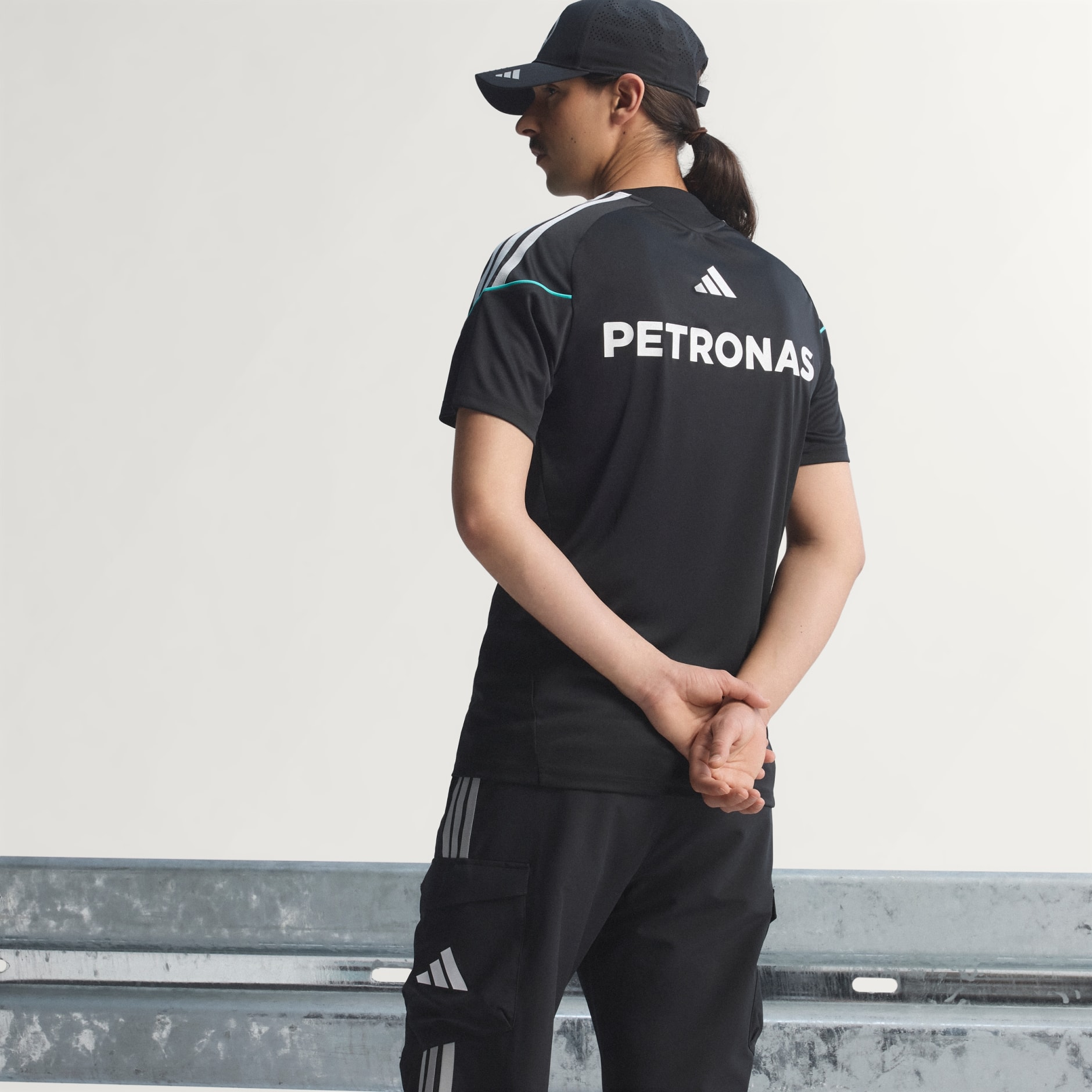MERCEDES - AMG PETRONAS FORMULA 1 TEAM MECHANICS JERSEY