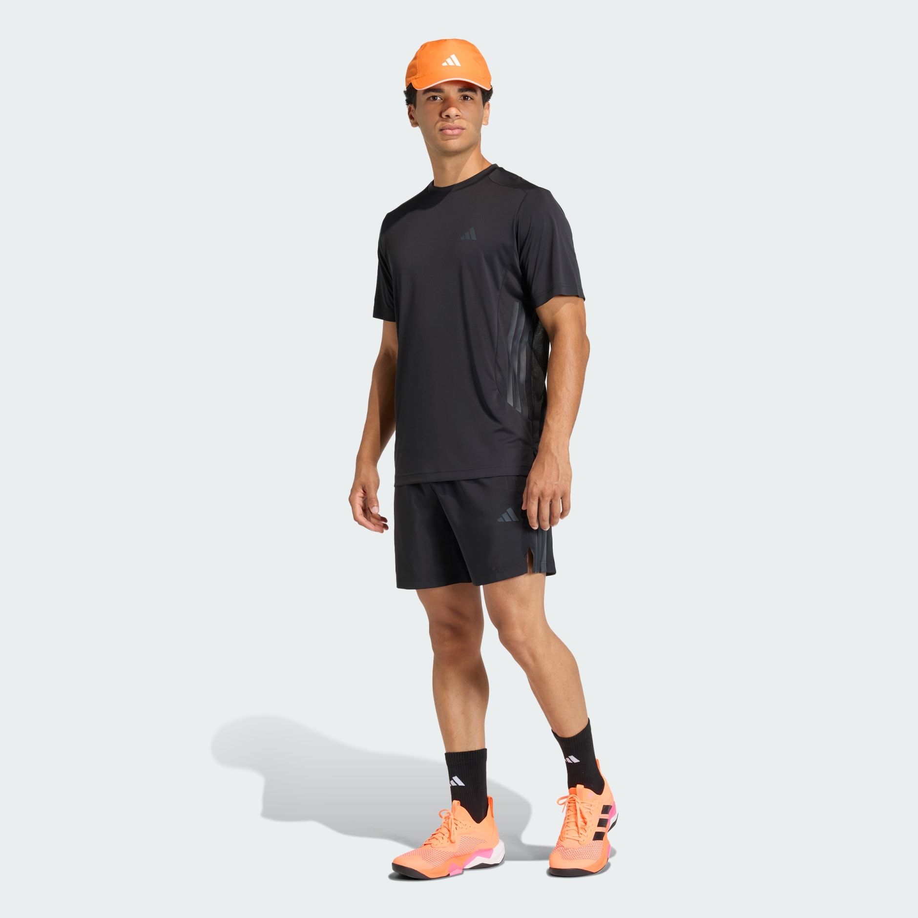 Pantaloni scurți de antrenament cu 3 dungi Tech Essentials