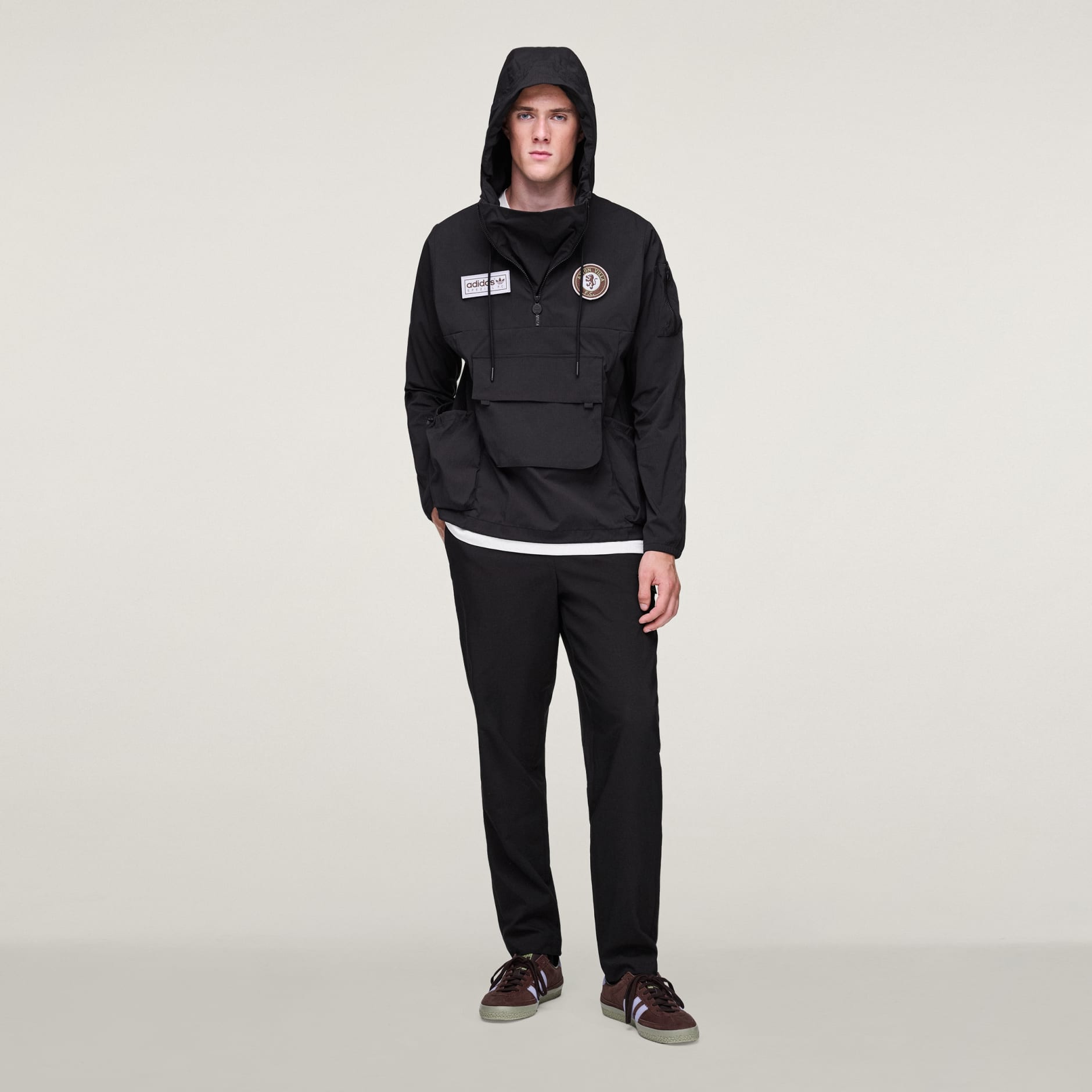 JACHETĂ ASTON VILLA SPZL F.C.