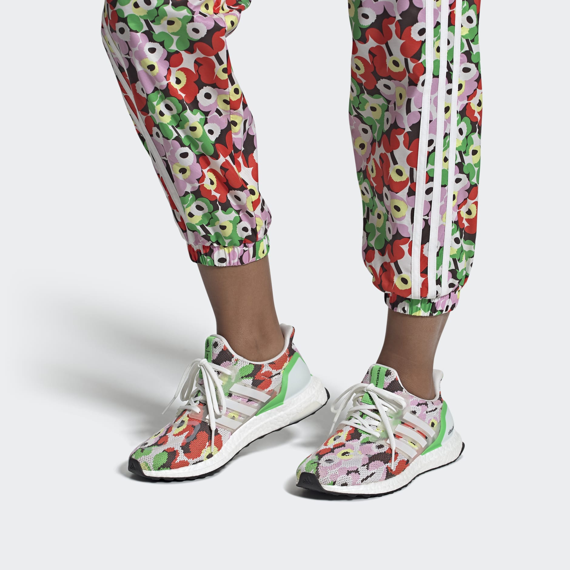 Ultraboost 4 DNA Shoes